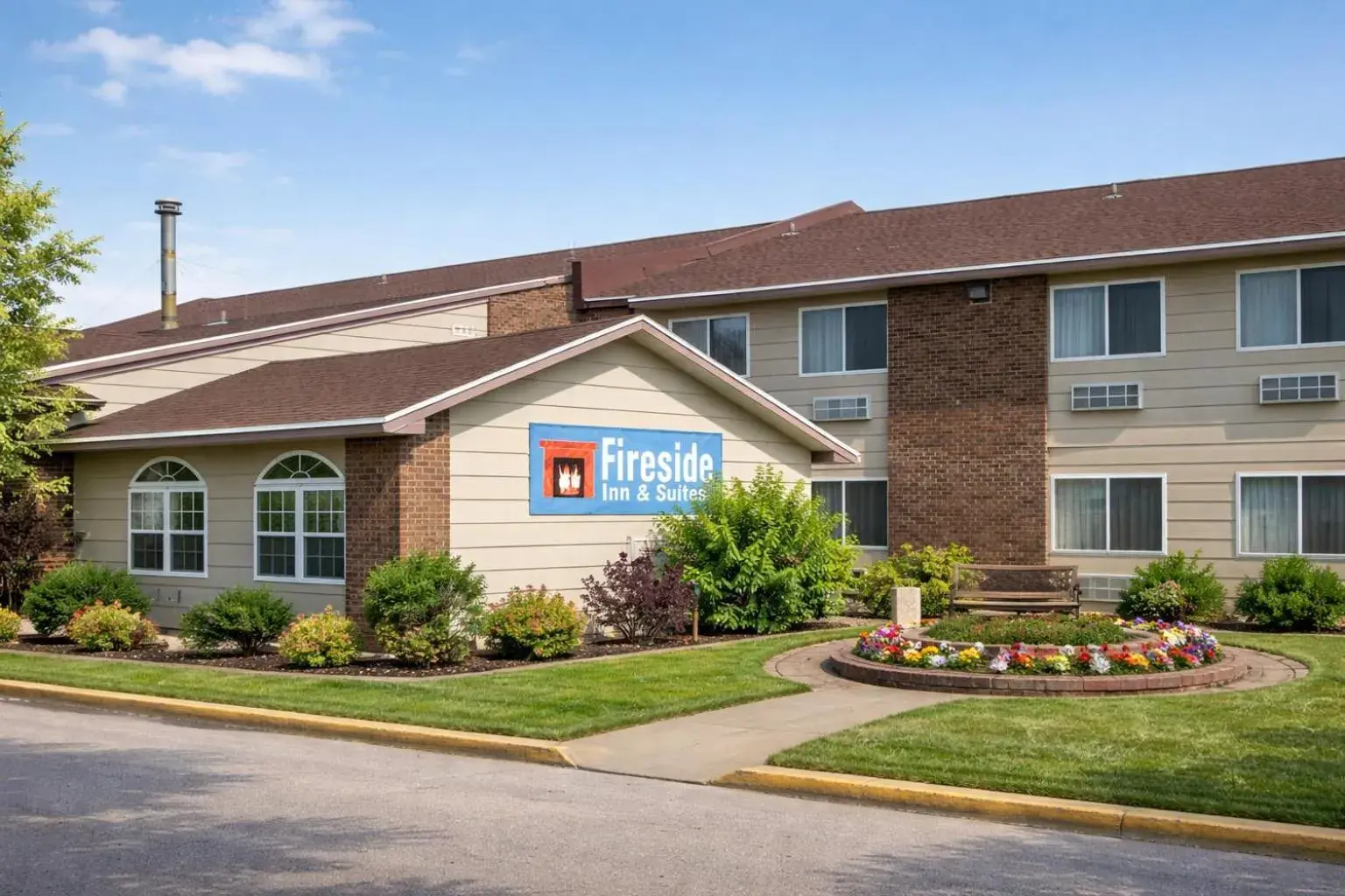 Property building in Fireside Inn and Suites Property building in Fireside Inn and Suites