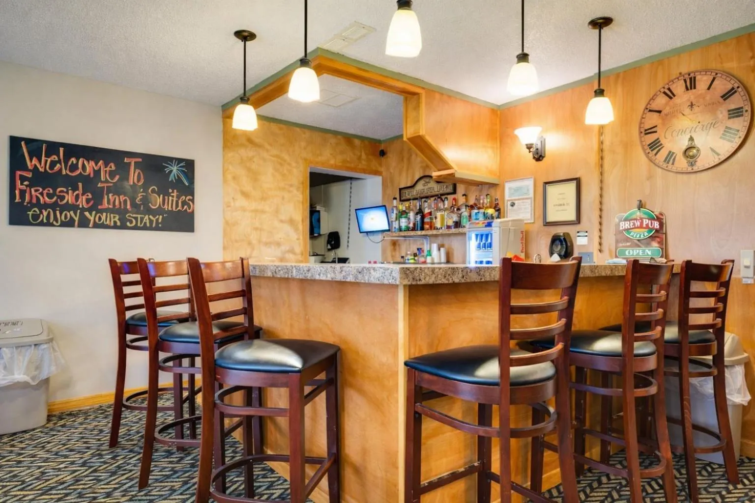 Dining area in Fireside Inn and Suites