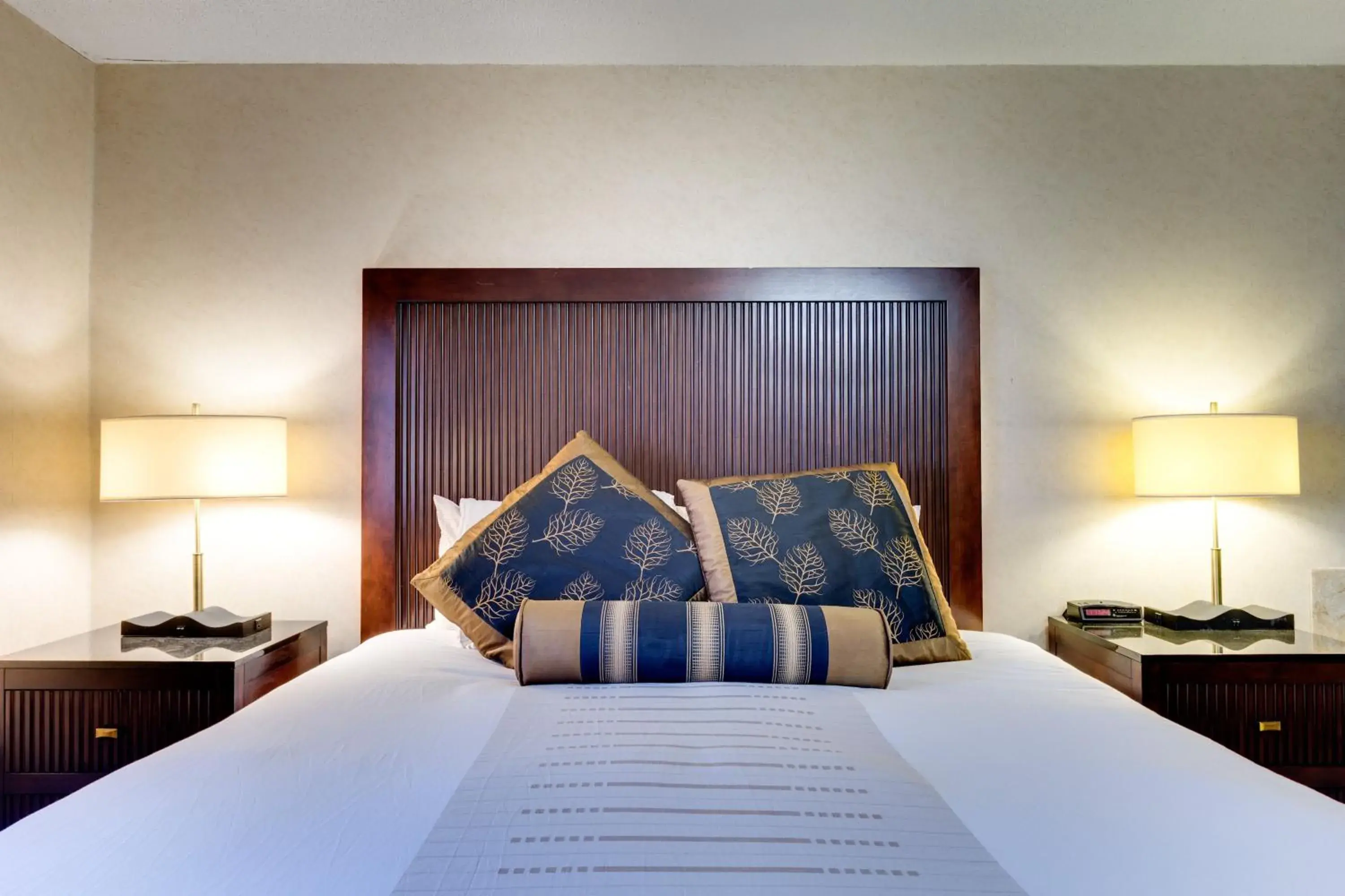 Bed in Fireside Inn and Suites Bed in Fireside Inn and Suites
