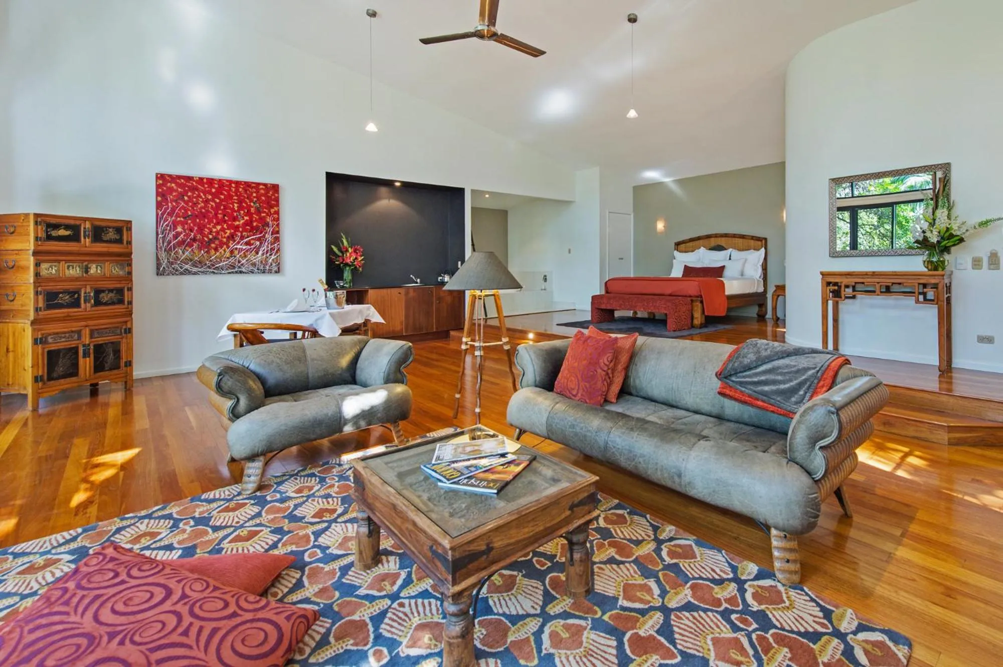 Living room, Bed in Pethers Rainforest Retreat