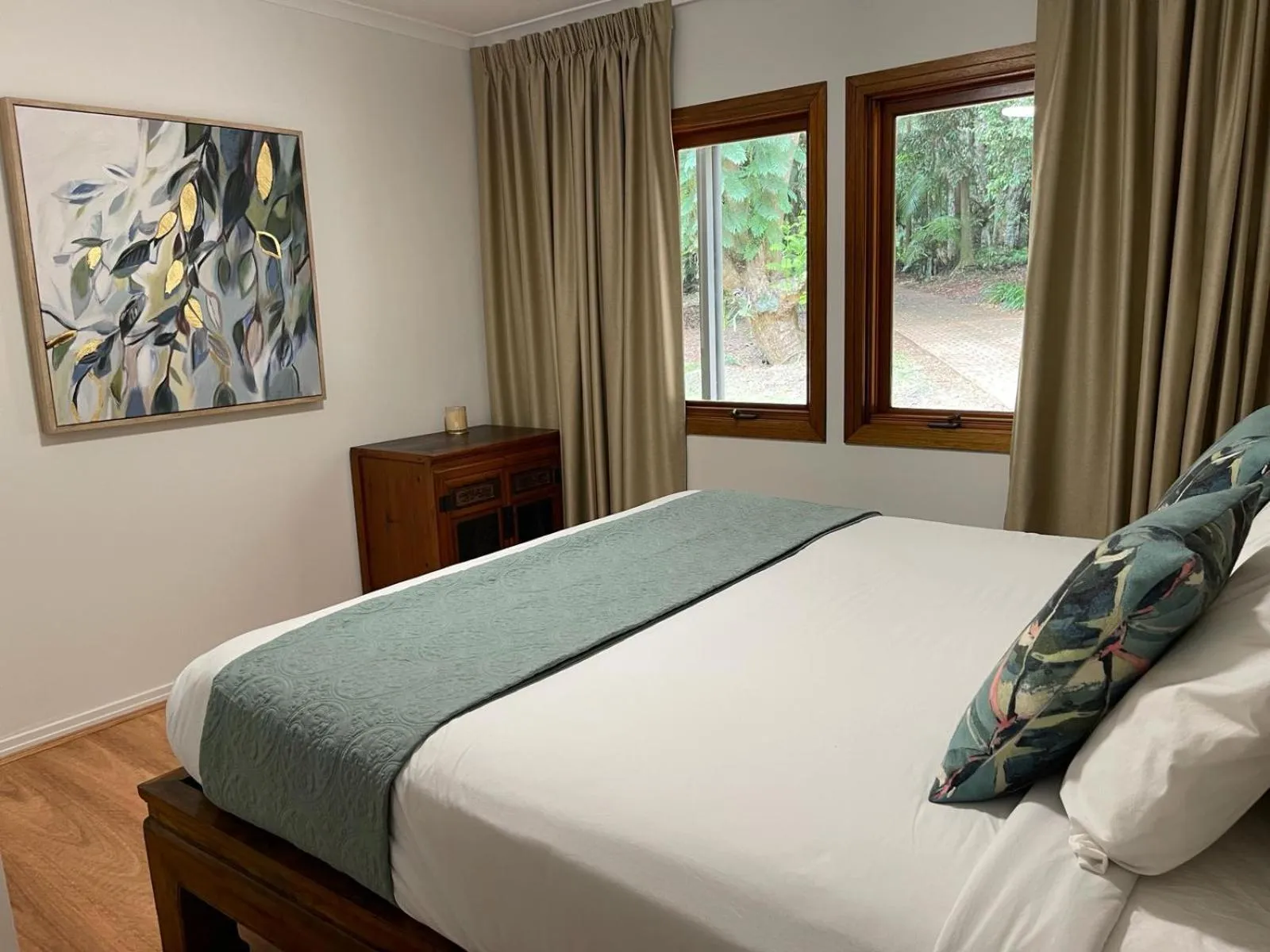 Bedroom, Bed in Pethers Rainforest Retreat