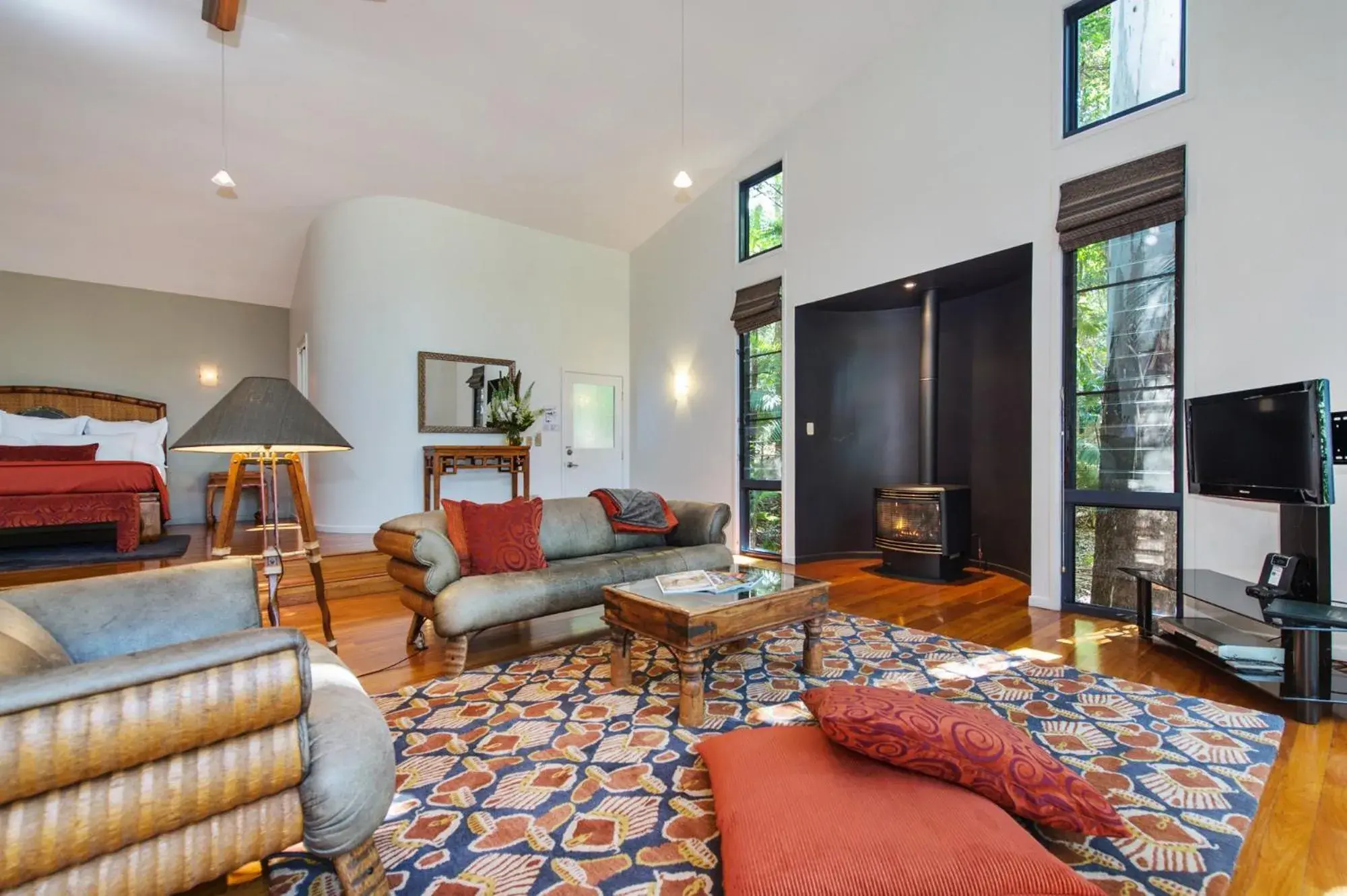 Decorative detail, Bed in Pethers Rainforest Retreat Decorative detail, Bed in Pethers Rainforest Retreat