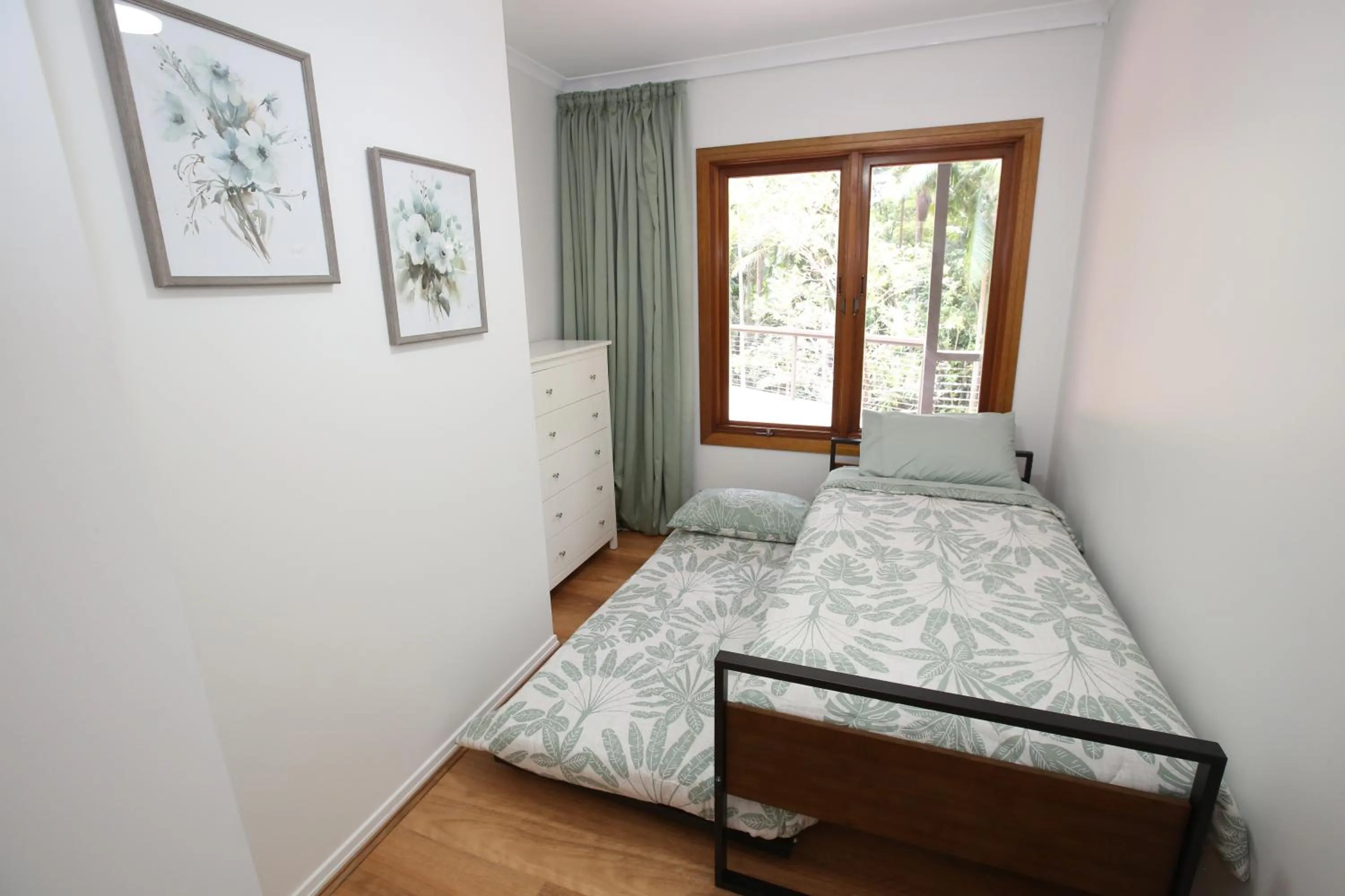 Bedroom, Bed in Pethers Rainforest Retreat