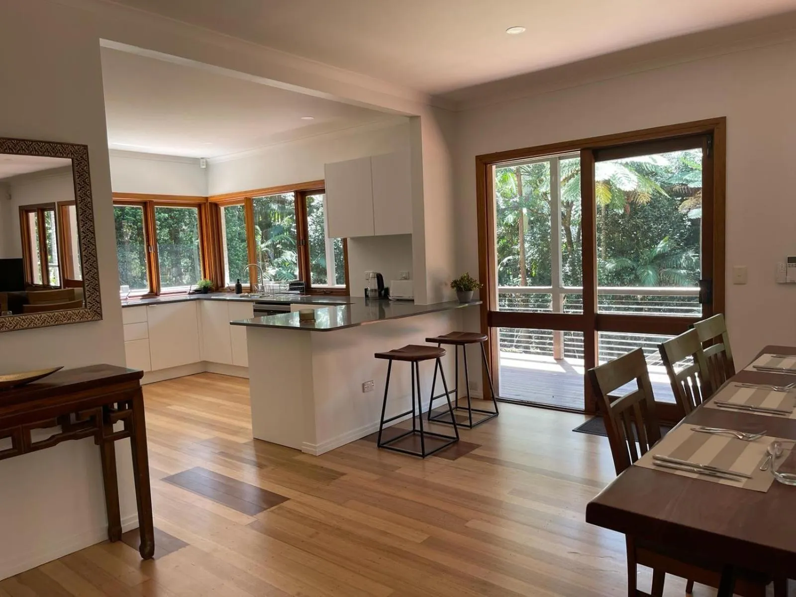 Kitchen or kitchenette in Pethers Rainforest Retreat