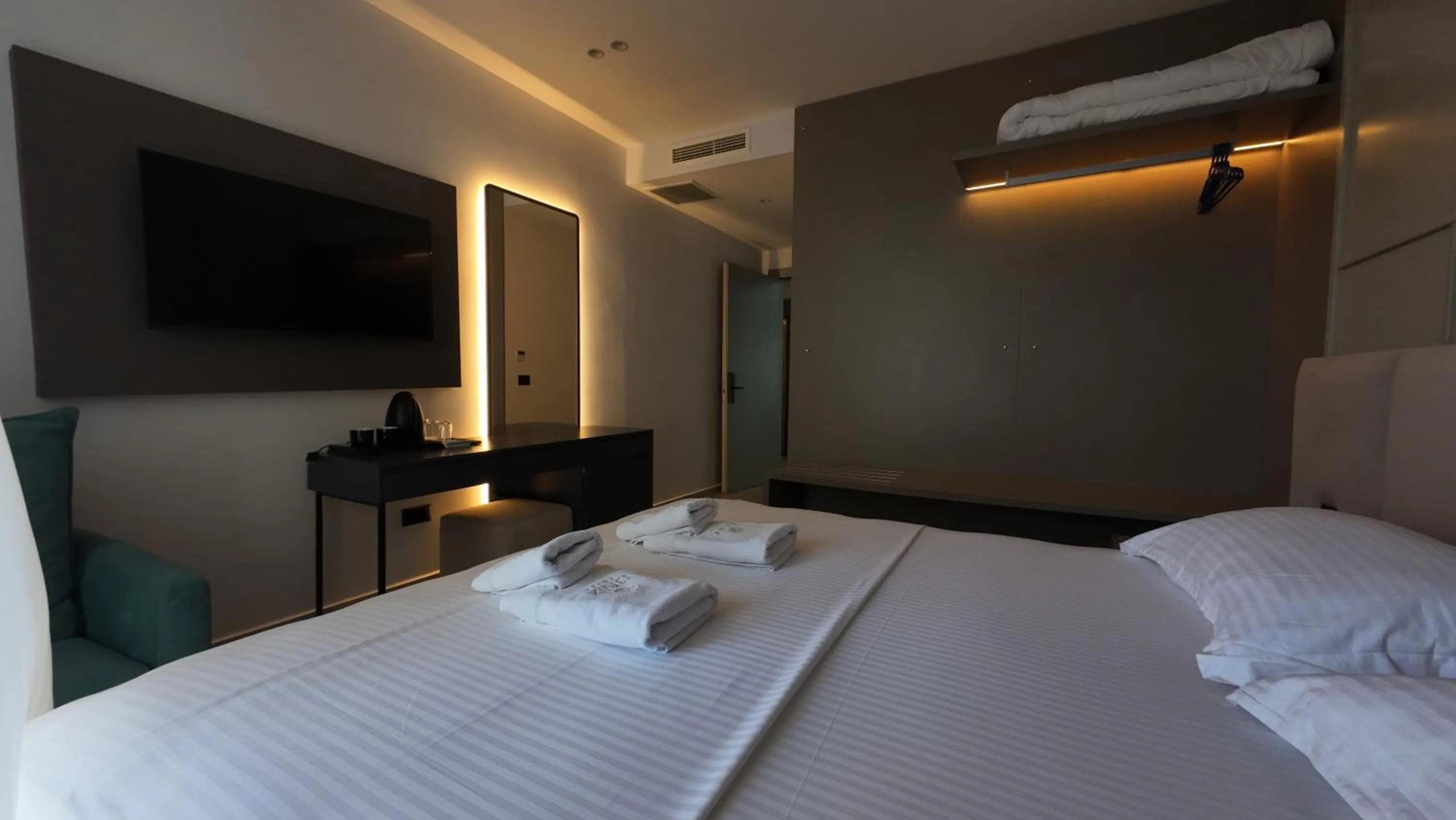 TV and multimedia, Bed in Hotel Boutique Onix
