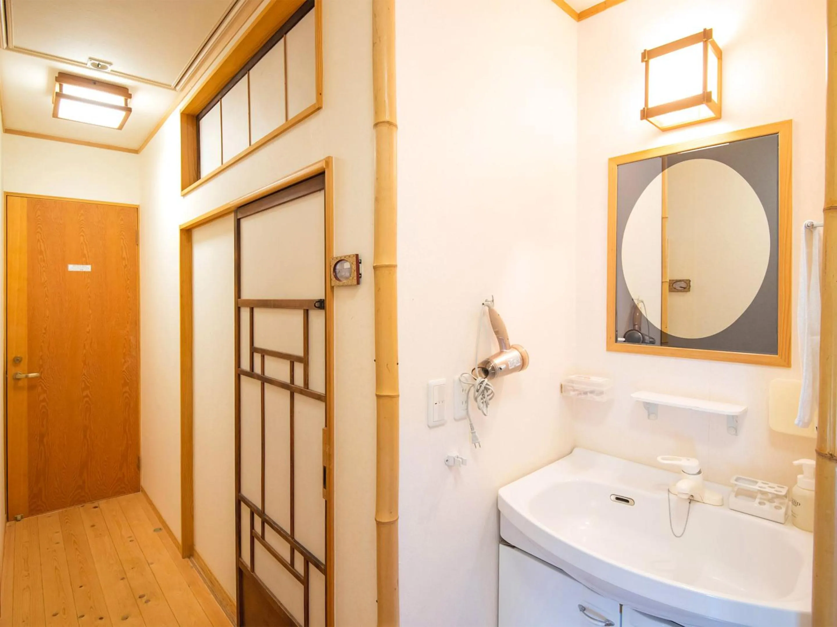 hair dryier in Guest House Wakabaya