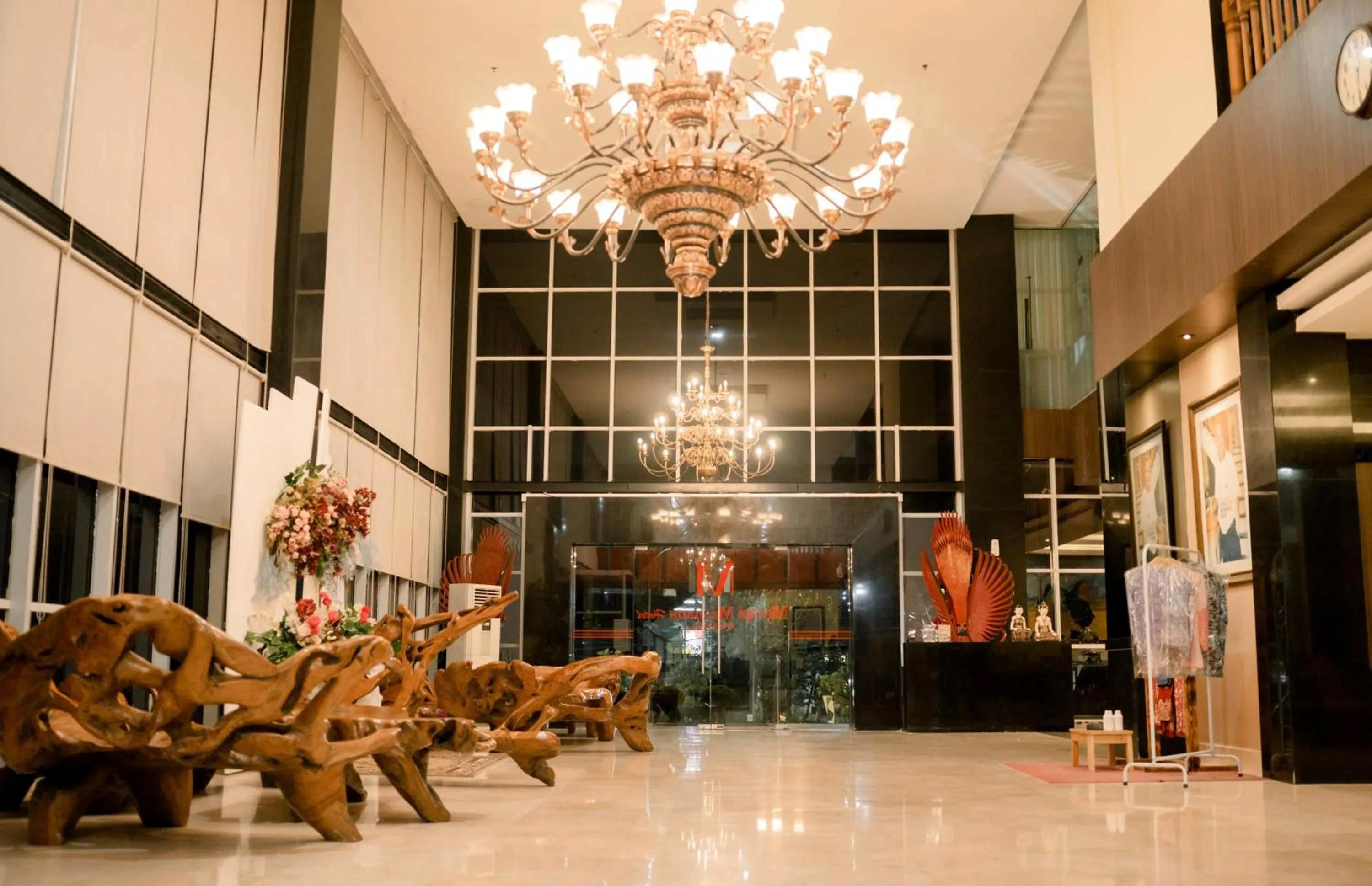 Lobby or reception in Merapi Merbabu Hotels Bekasi