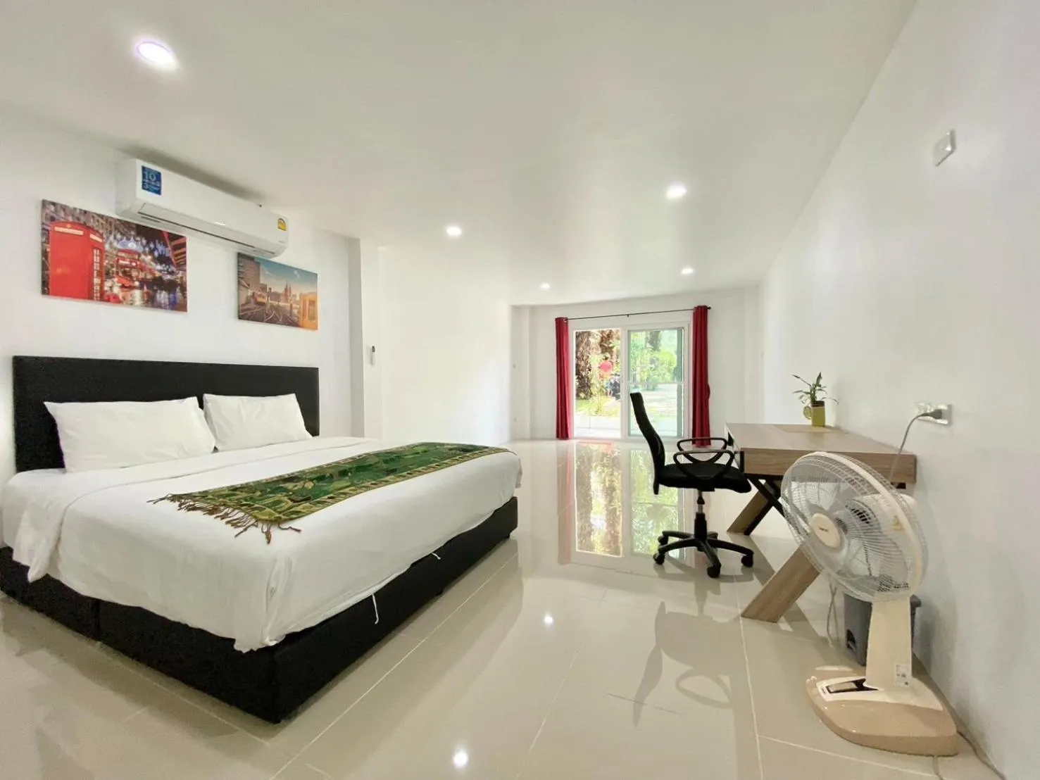 Bed in Chalong - 10 BR Private Pool Villa - Villa Nap Dau - Phuket
