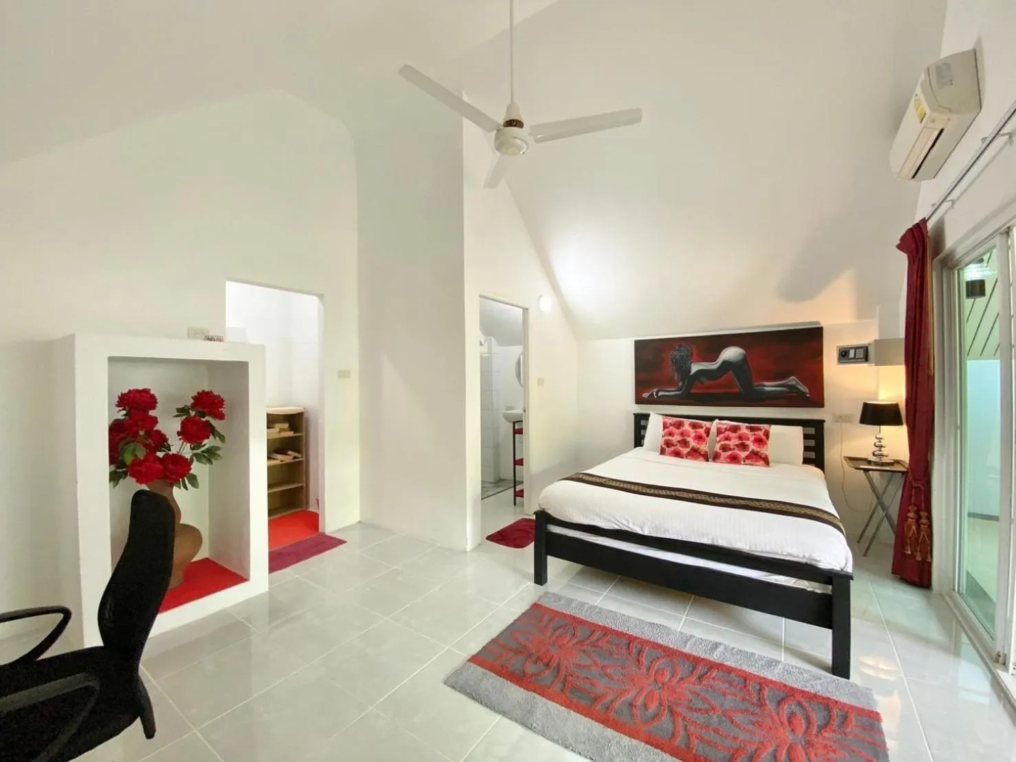 Bed in Chalong - 10 BR Private Pool Villa - Villa Nap Dau - Phuket