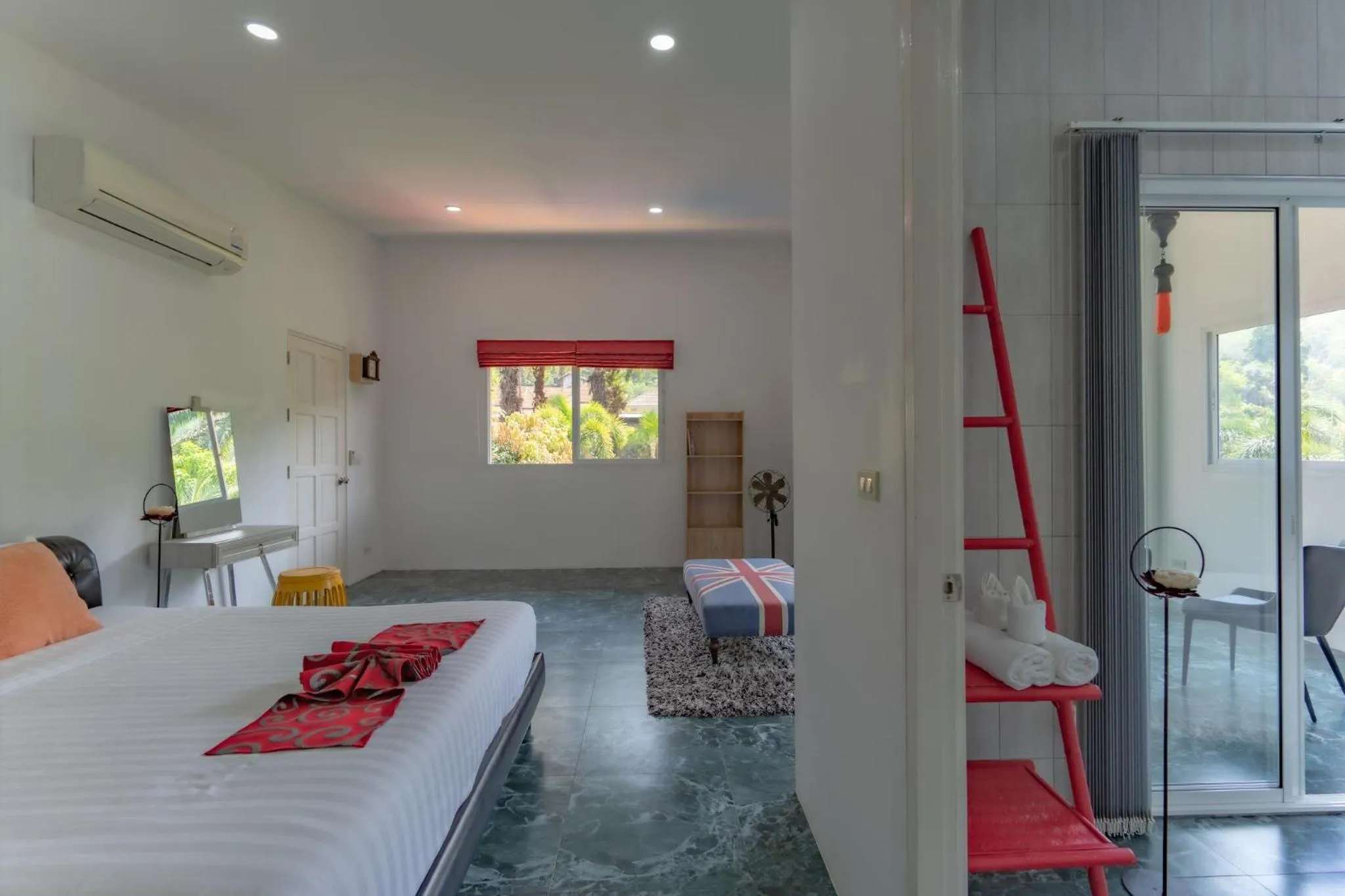 Bedroom, Bed in Chalong - 10 BR Private Pool Villa - Villa Nap Dau - Phuket