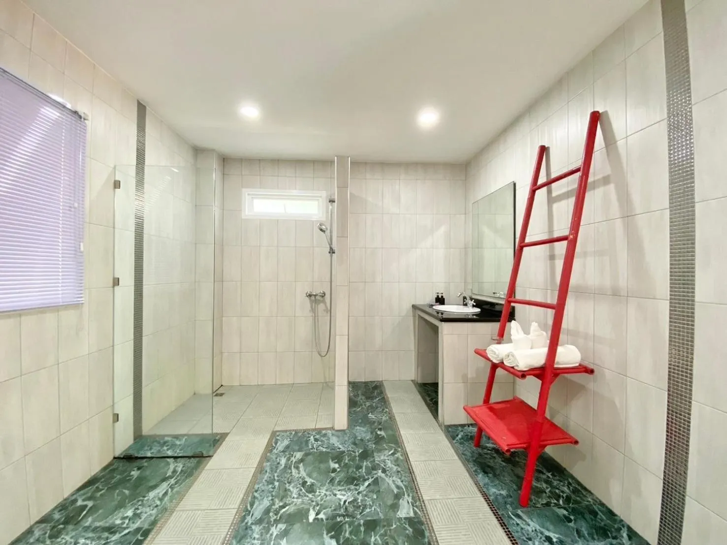 Shower in Chalong - 10 BR Private Pool Villa - Villa Nap Dau - Phuket