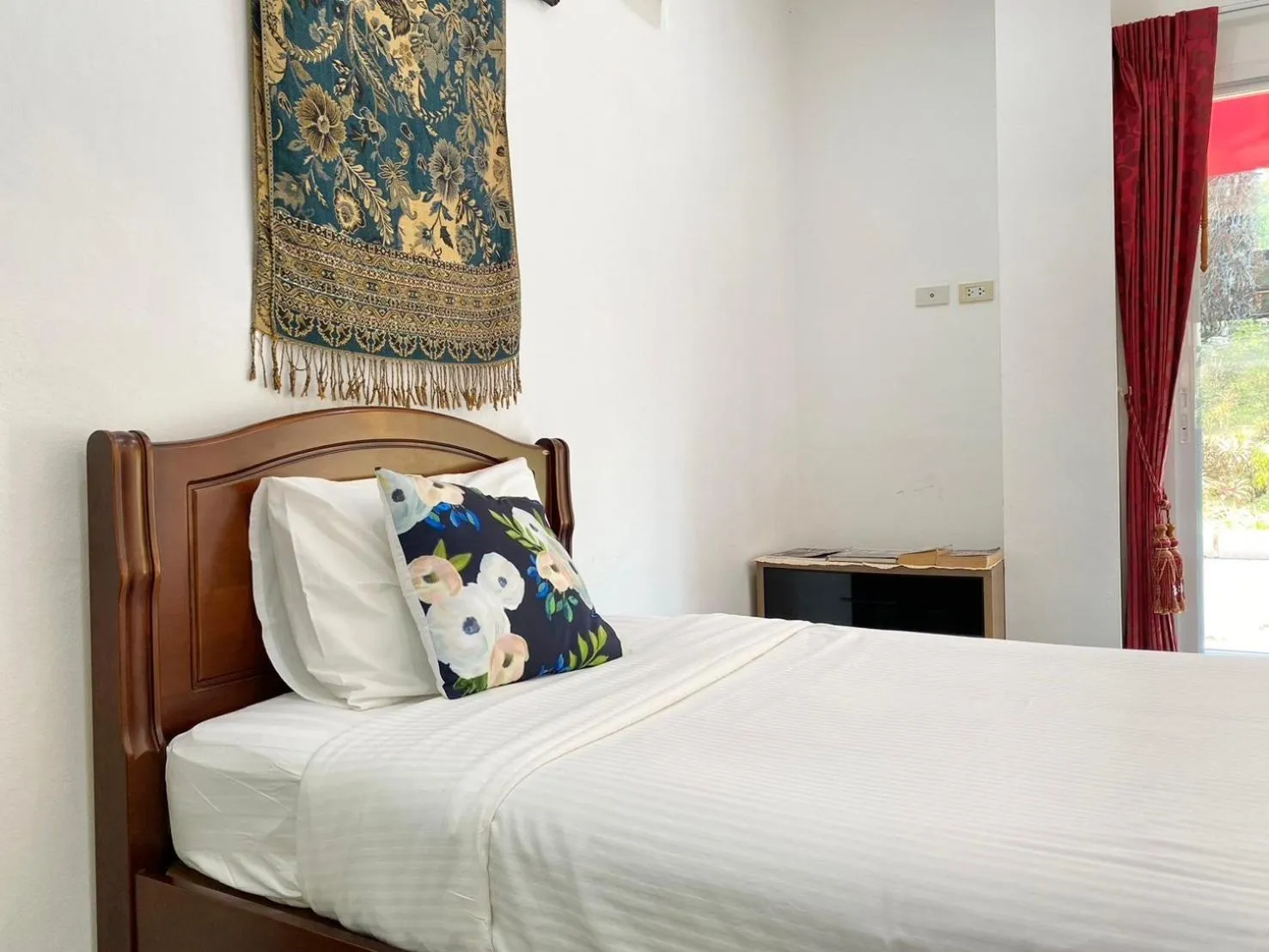 Bed in Chalong - 10 BR Private Pool Villa - Villa Nap Dau - Phuket