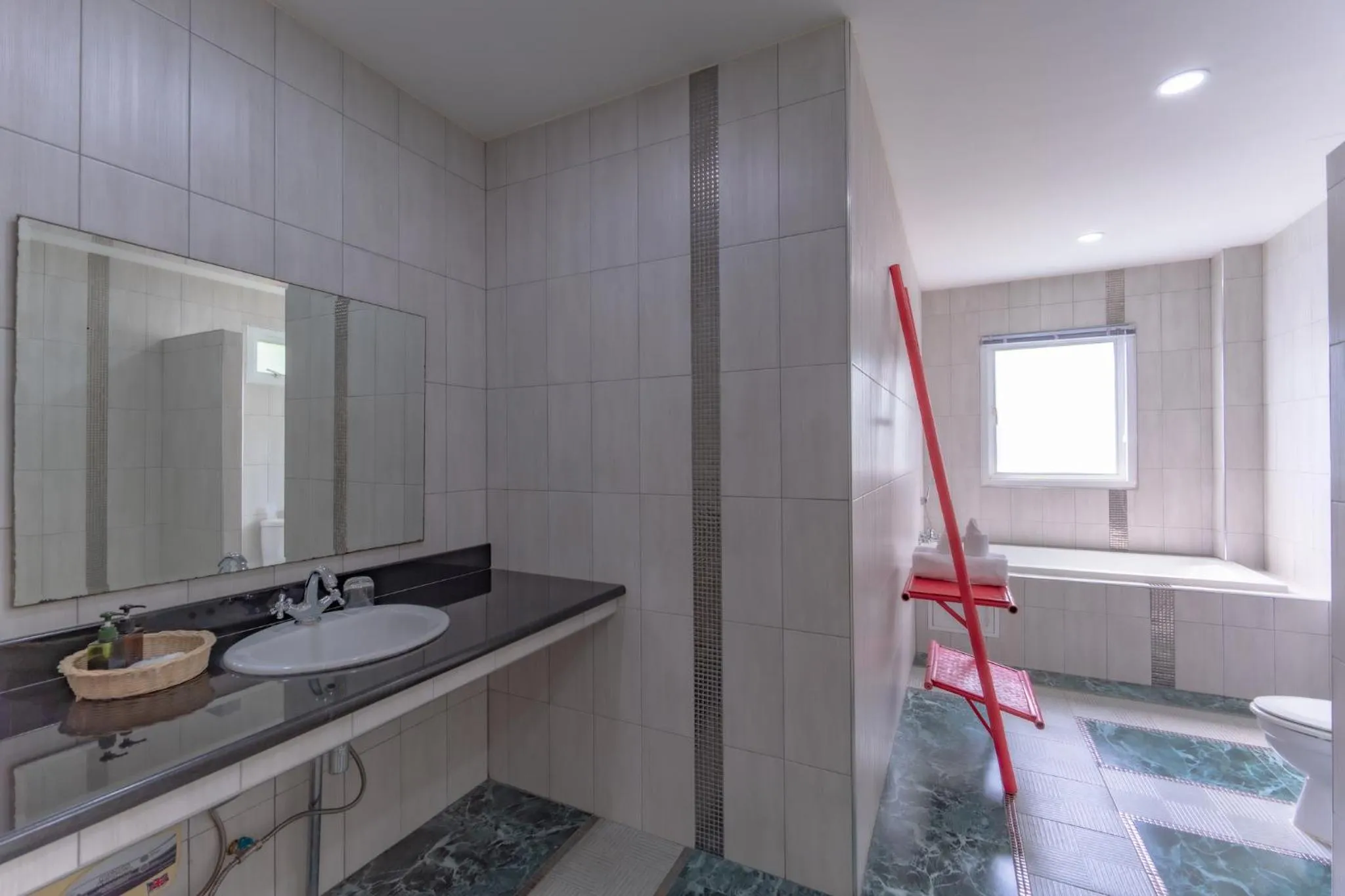 Bathroom in Chalong - 10 BR Private Pool Villa - Villa Nap Dau - Phuket