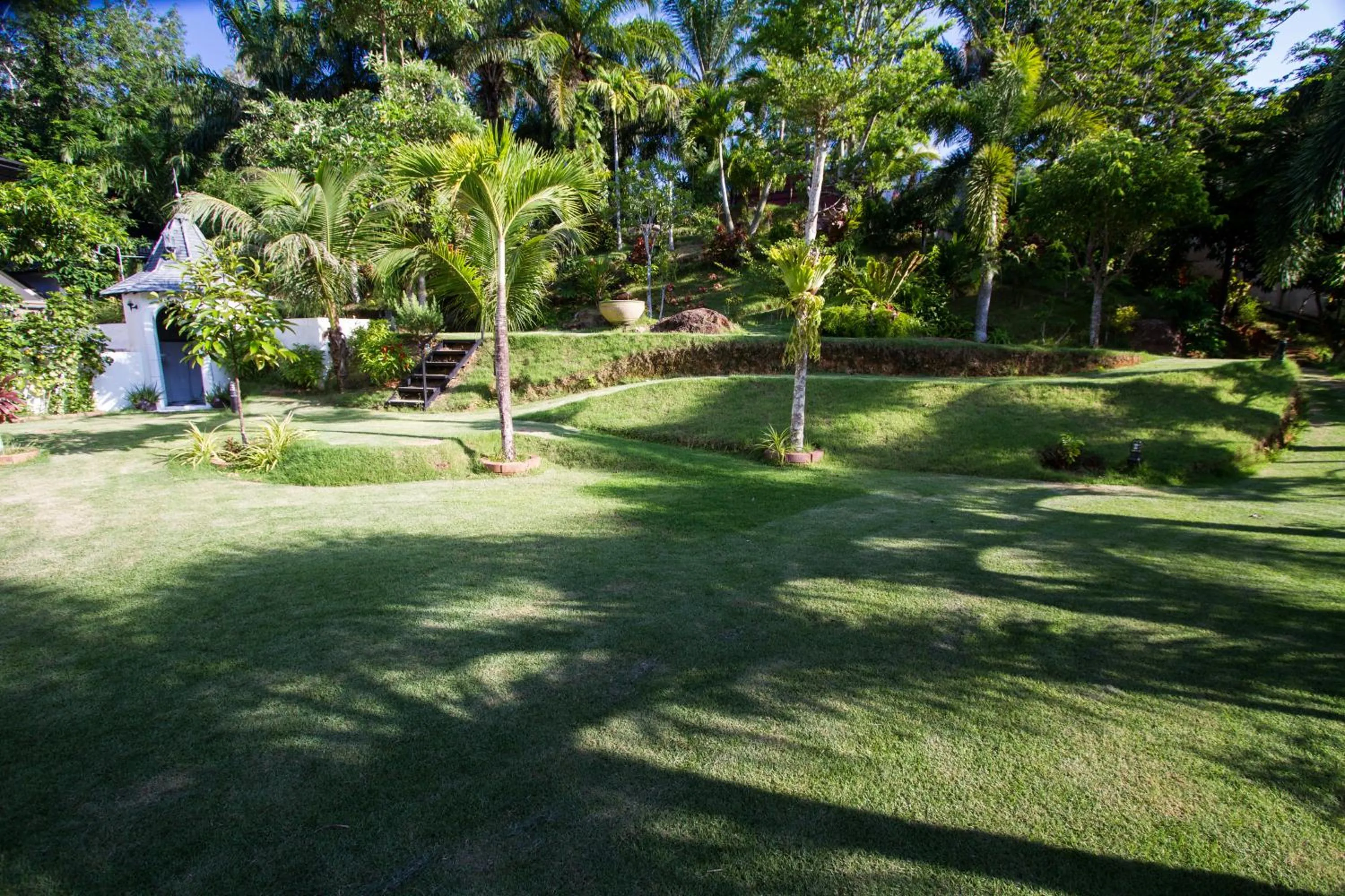 Garden in Chalong - 10 BR Private Pool Villa - Villa Nap Dau - Phuket