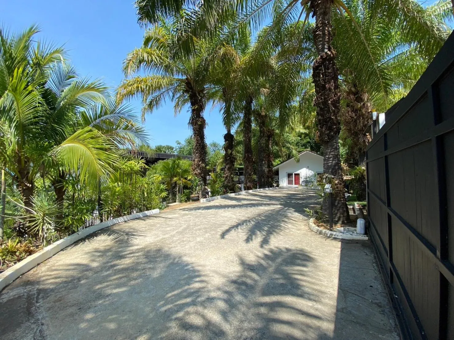 Day in Chalong - 10 BR Private Pool Villa - Villa Nap Dau - Phuket