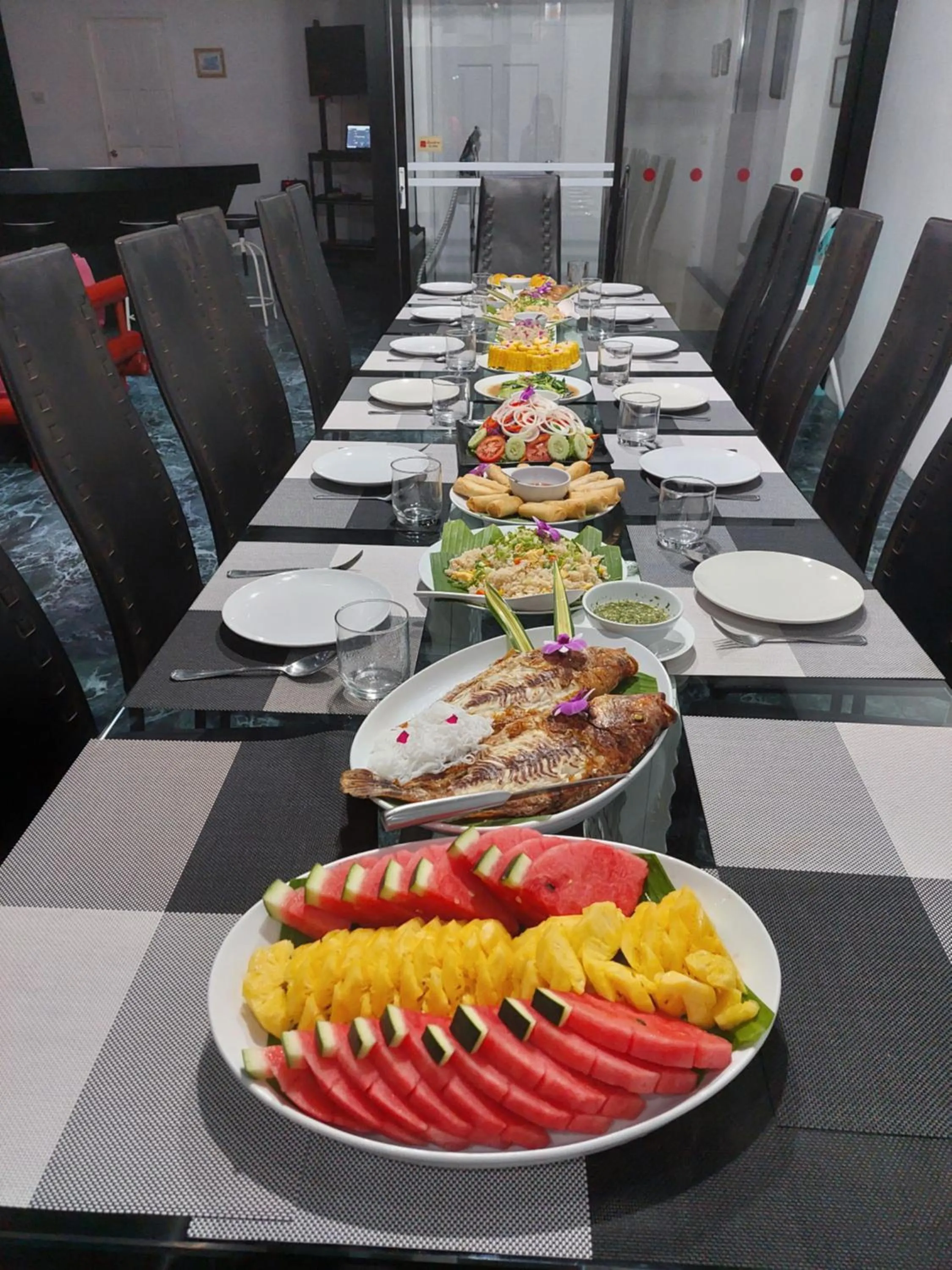 Restaurant/places to eat in Chalong - 10 BR Private Pool Villa - Villa Nap Dau - Phuket