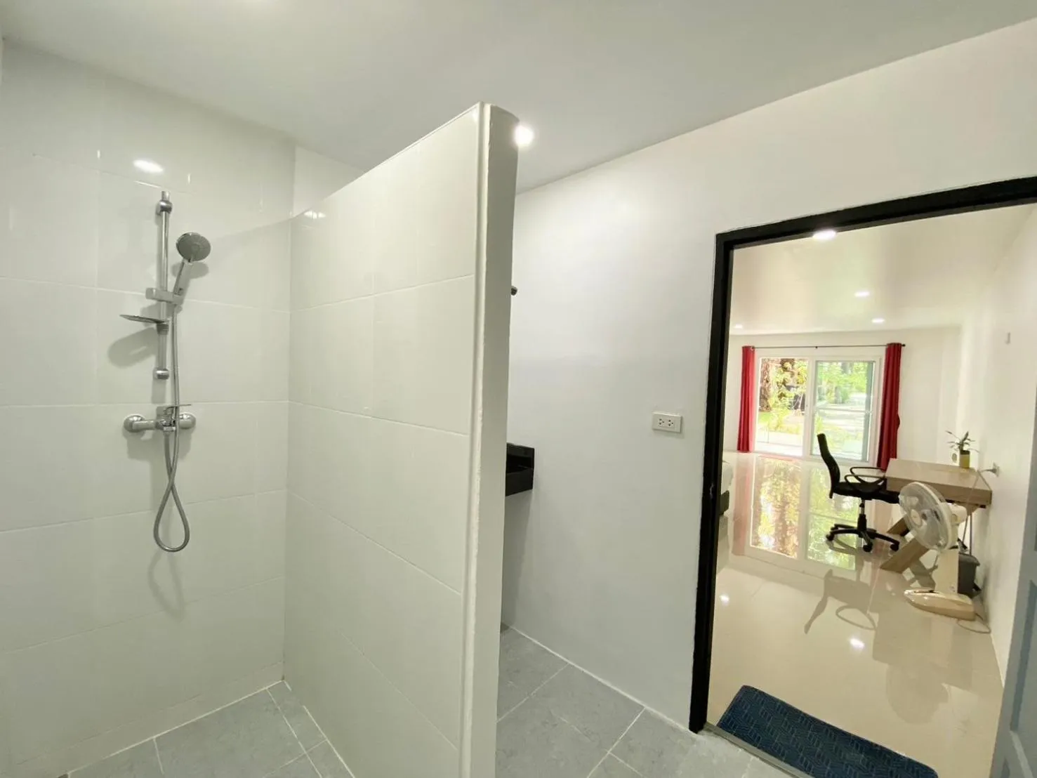 Shower in Chalong - 10 BR Private Pool Villa - Villa Nap Dau - Phuket