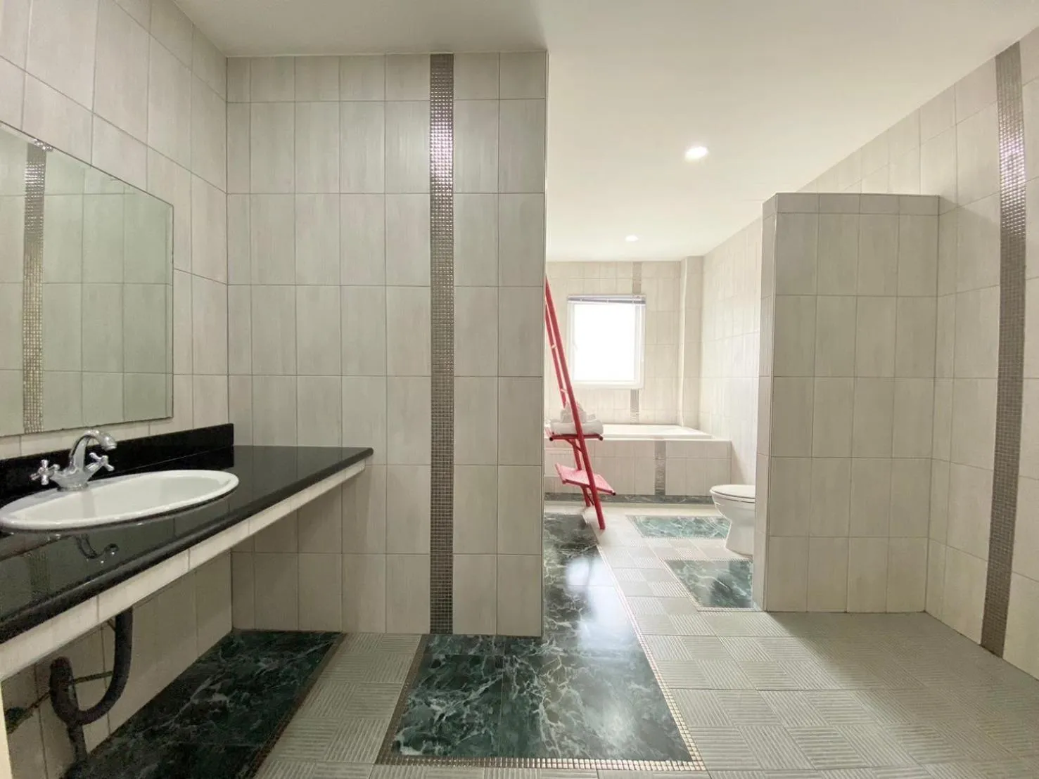 Shower in Chalong - 10 BR Private Pool Villa - Villa Nap Dau - Phuket