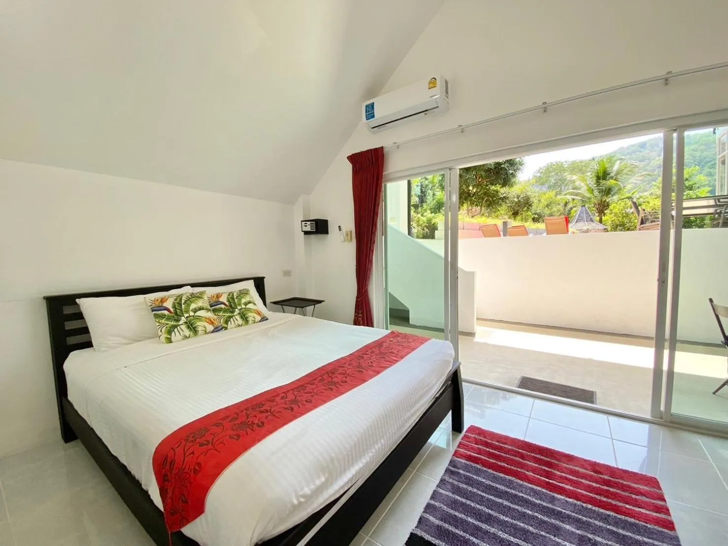 Bed in Chalong - 10 BR Private Pool Villa - Villa Nap Dau - Phuket