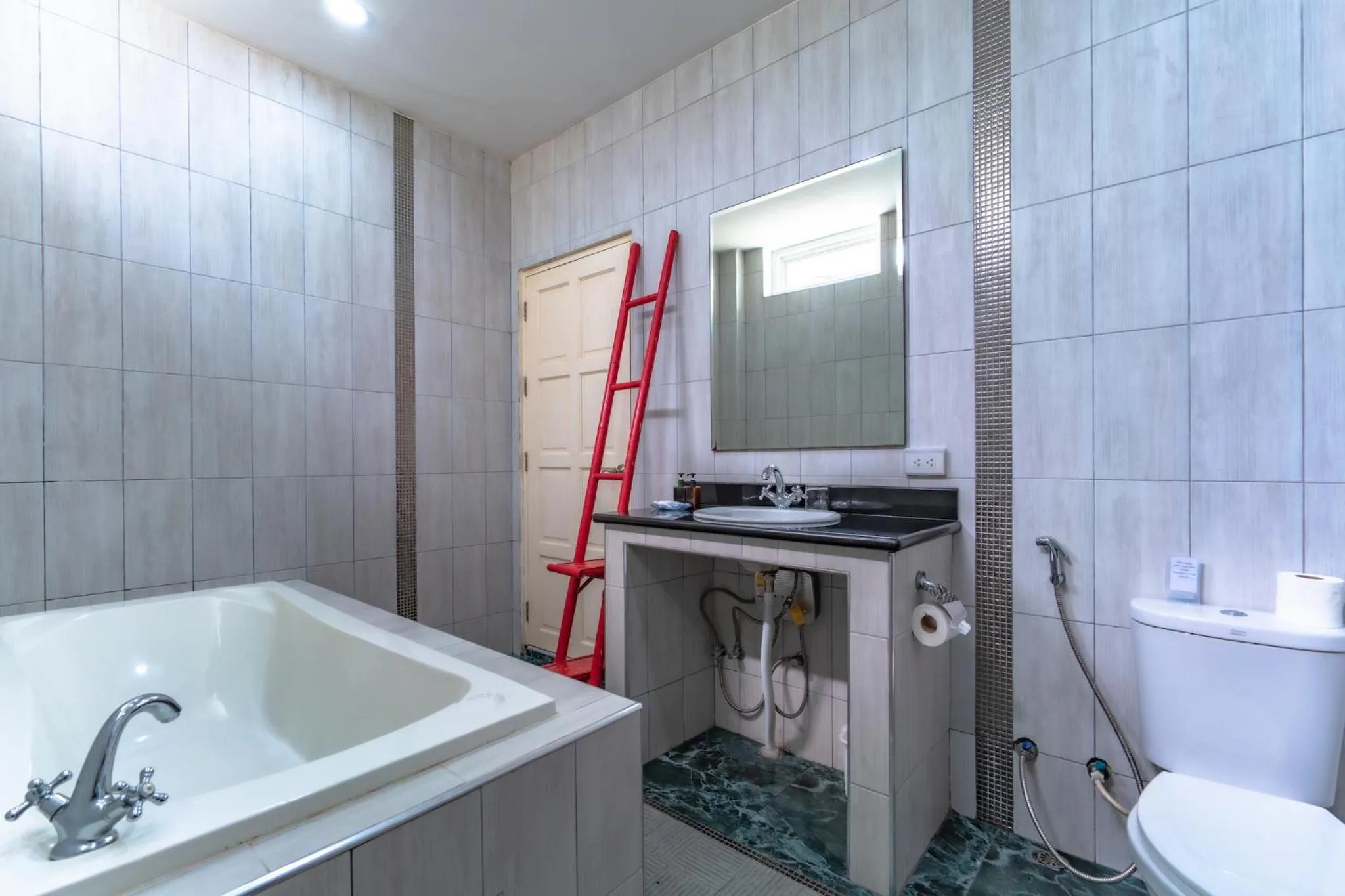 Shower in Chalong - 10 BR Private Pool Villa - Villa Nap Dau - Phuket