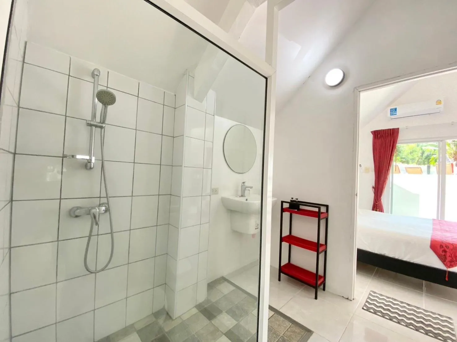 Shower, Bed in Chalong - 10 BR Private Pool Villa - Villa Nap Dau - Phuket