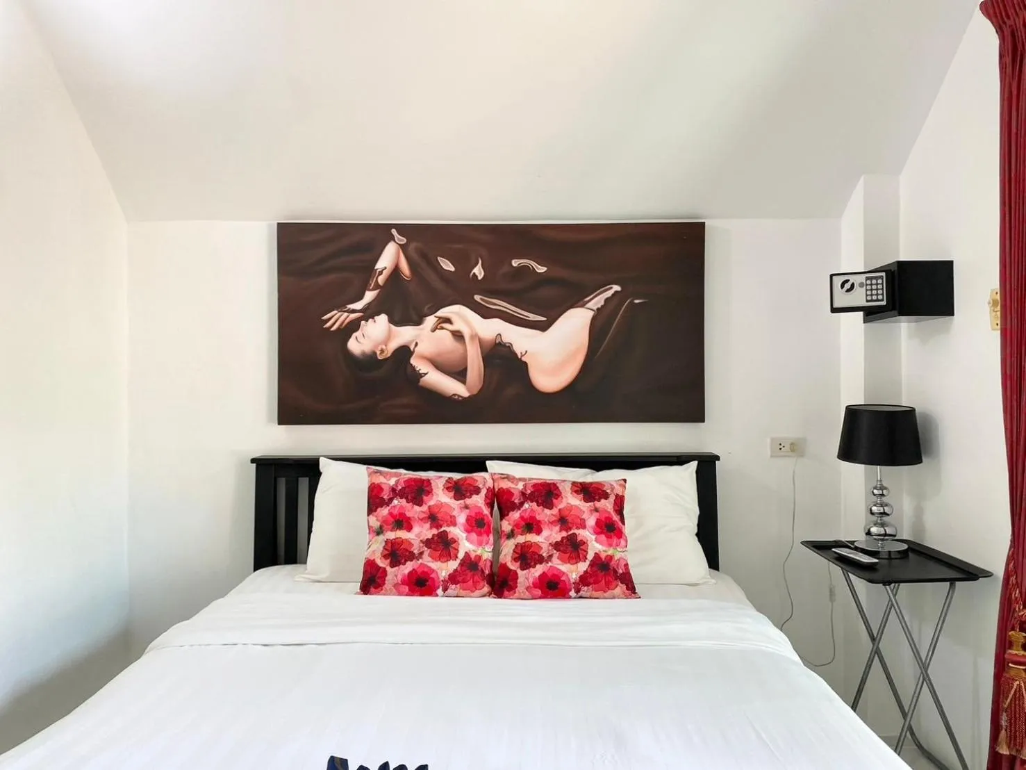 Bed in Chalong - 10 BR Private Pool Villa - Villa Nap Dau - Phuket