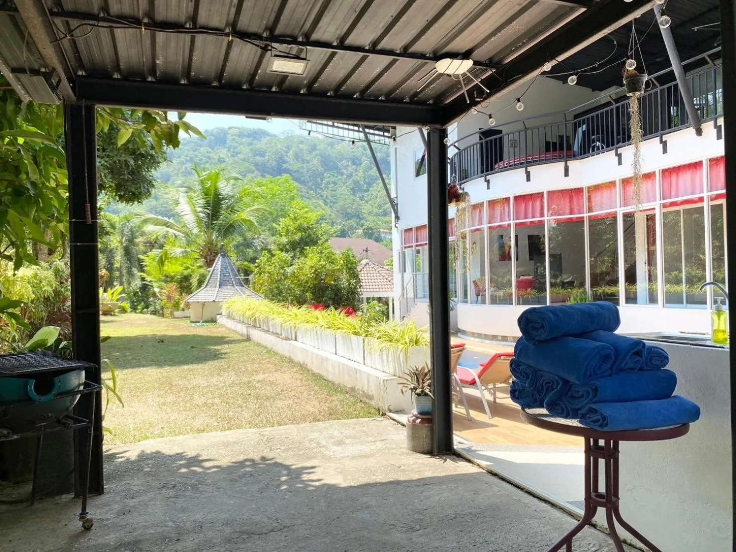 Patio in Chalong - 10 BR Private Pool Villa - Villa Nap Dau - Phuket