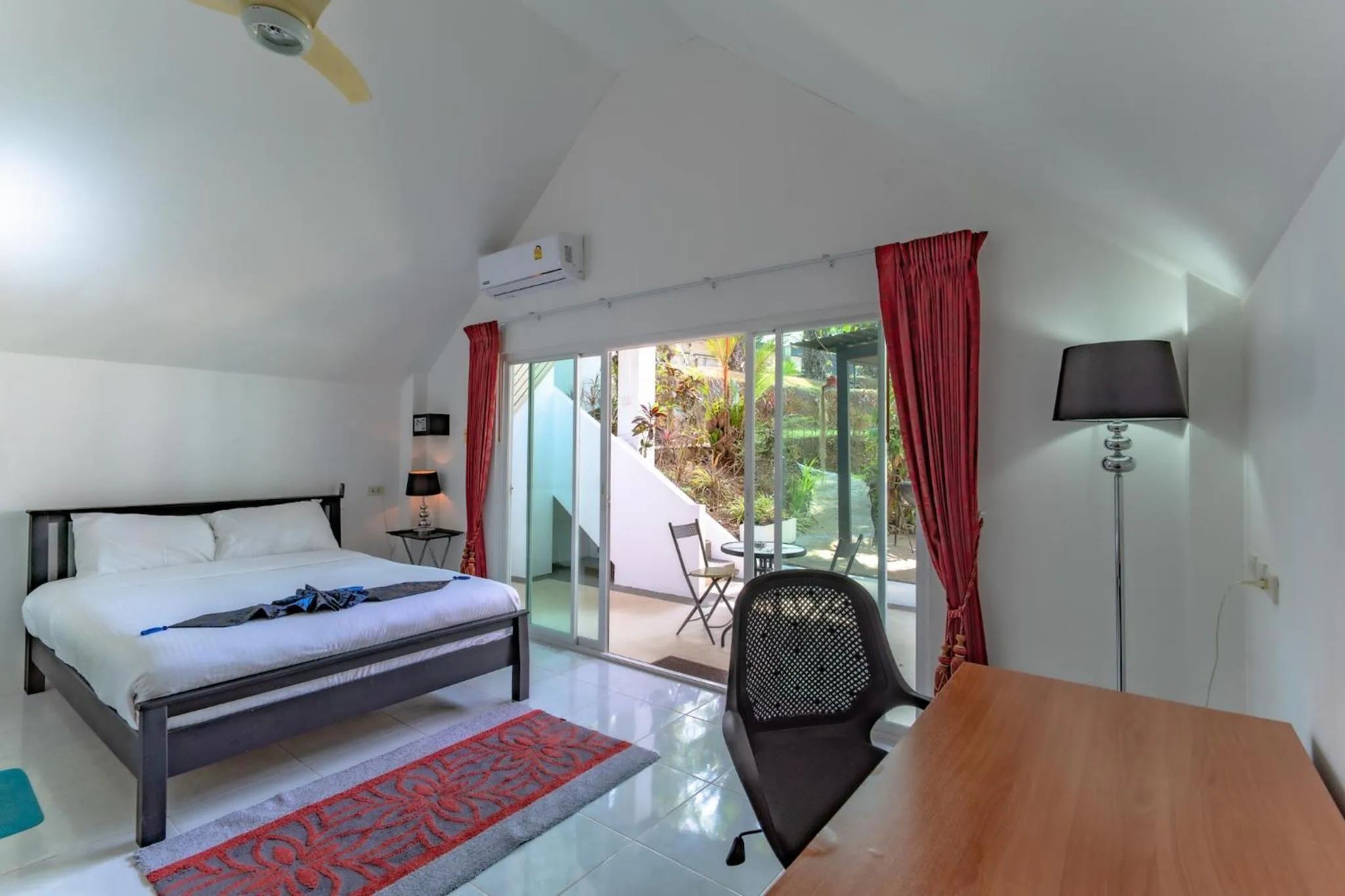 Bed in Chalong - 10 BR Private Pool Villa - Villa Nap Dau - Phuket