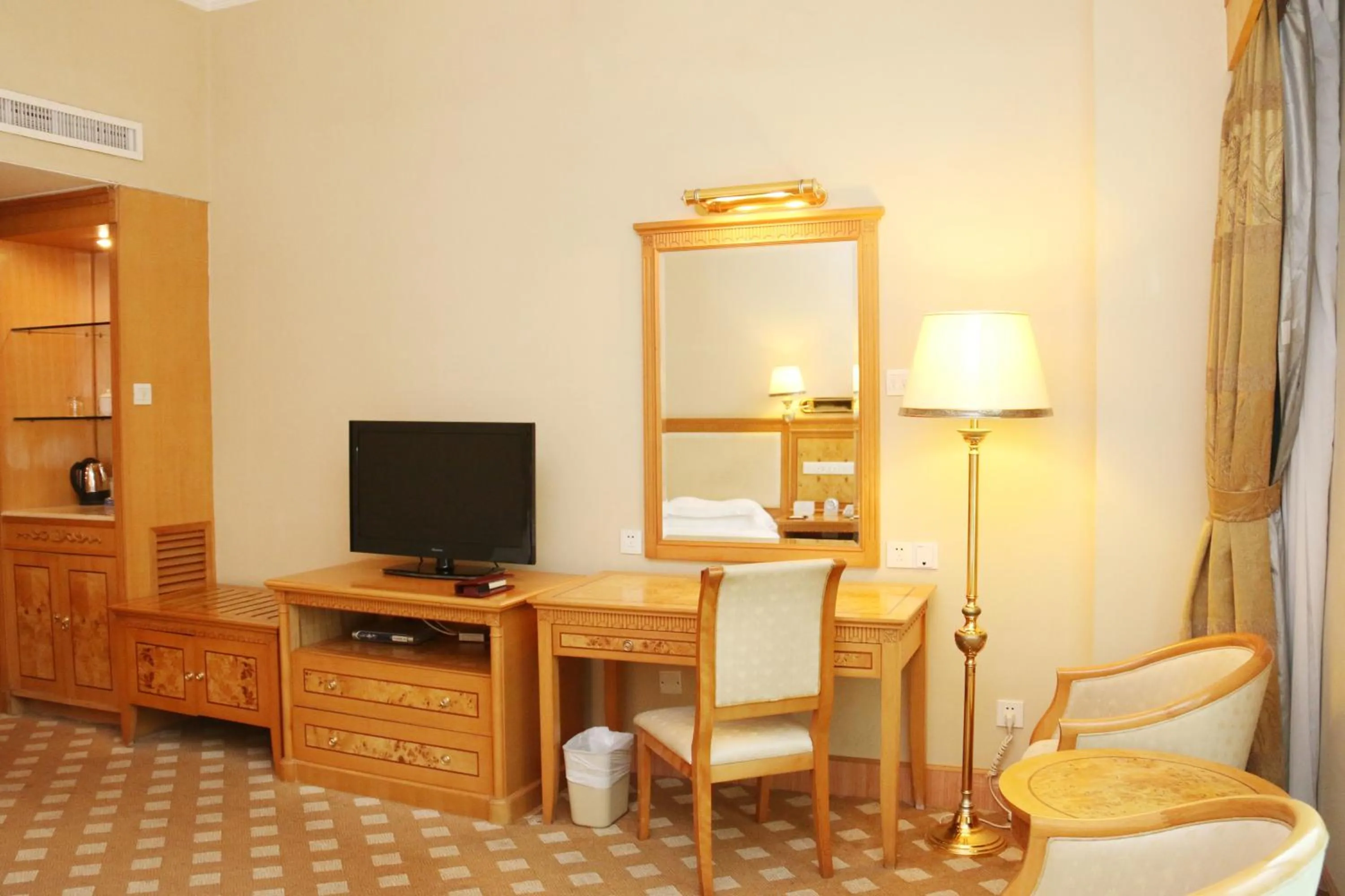 TV and multimedia, TV/Entertainment Center in Zhuhai Dehan Hotel