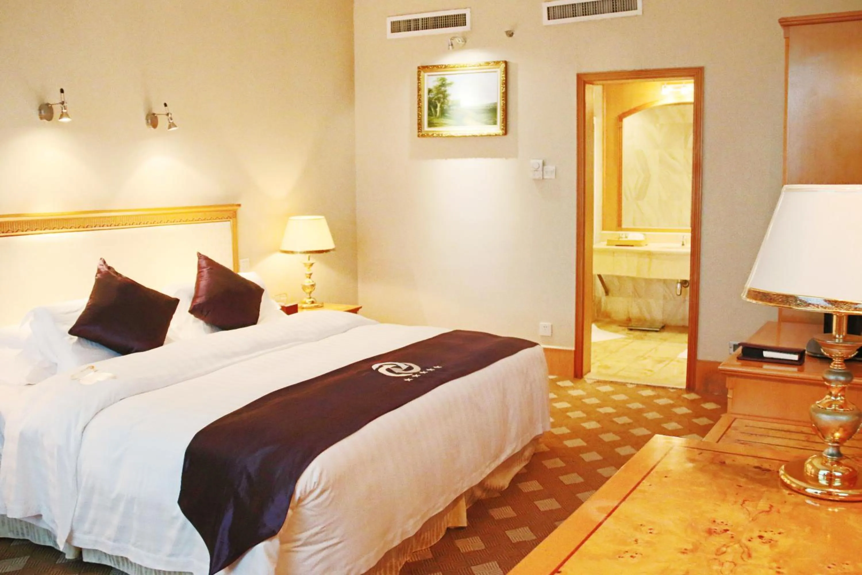 Photo of the whole room in Zhuhai Dehan Hotel