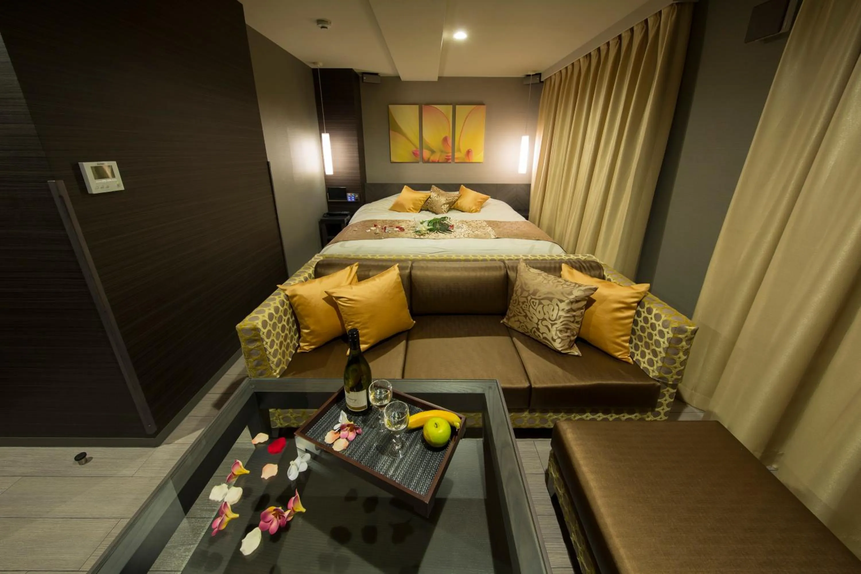 Photo of the whole room, Bed in Hotel In The Green (Adult Only)