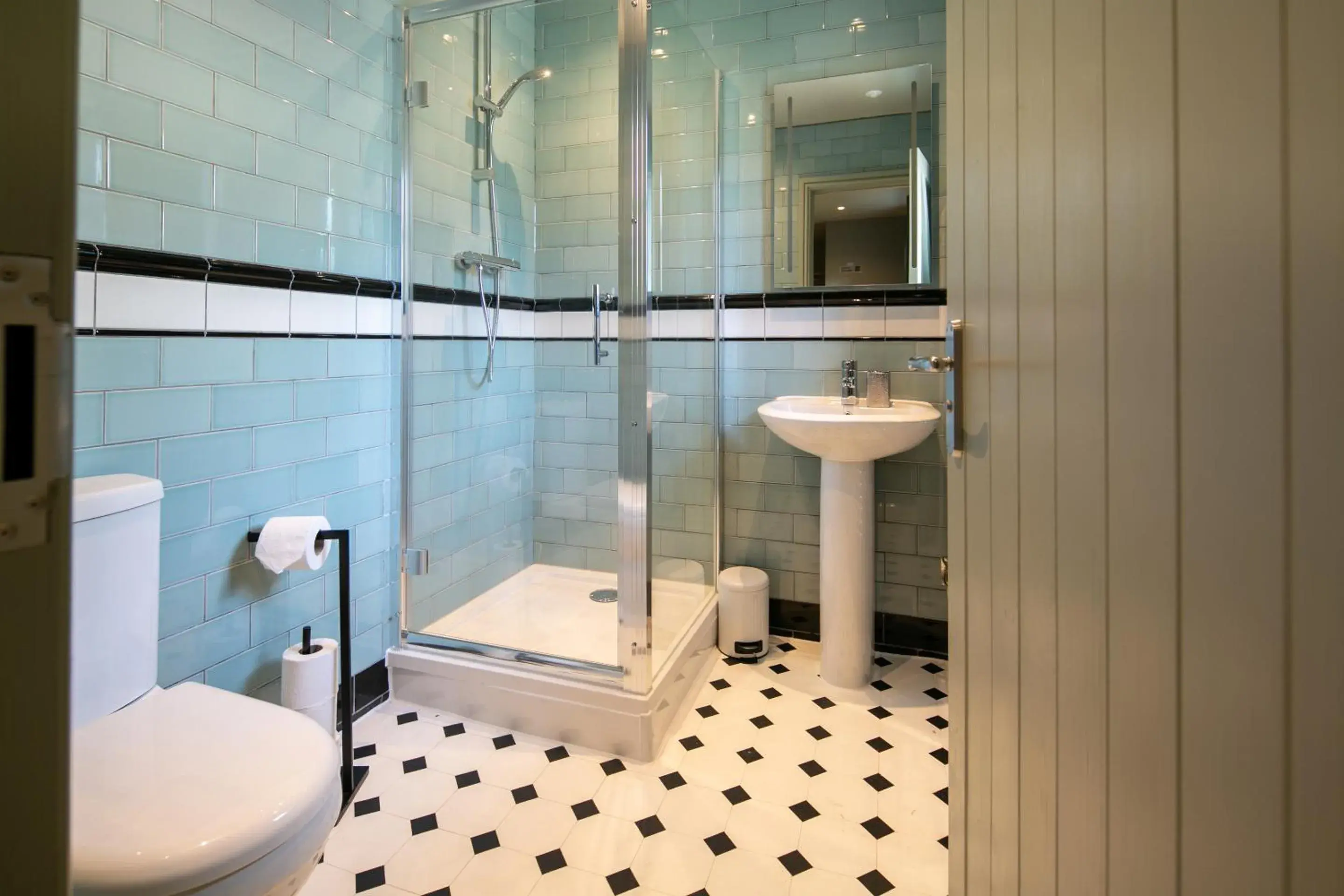 Double Room with Private Bathroom - single occupancy in The Cowdray Arms Double Room with Private Bathroom - single occupancy in The Cowdray Arms
