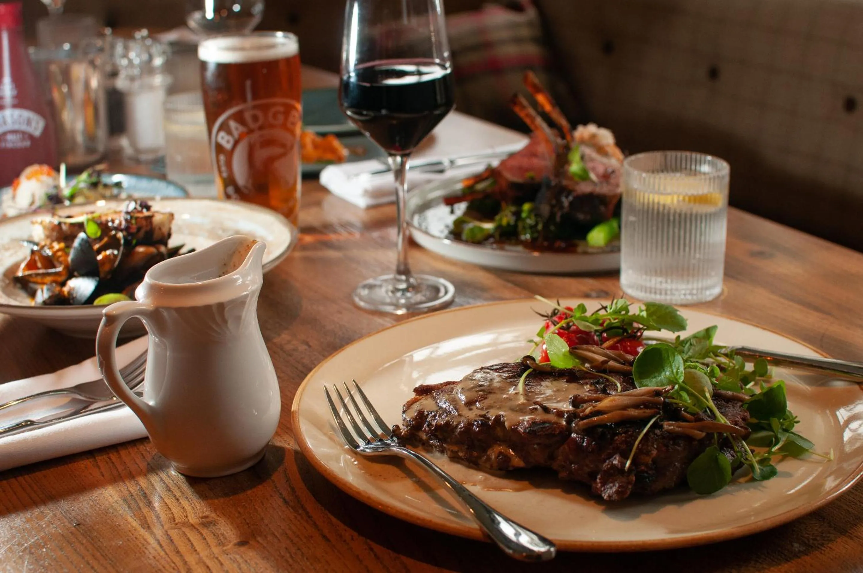Food and drinks in The Cowdray Arms