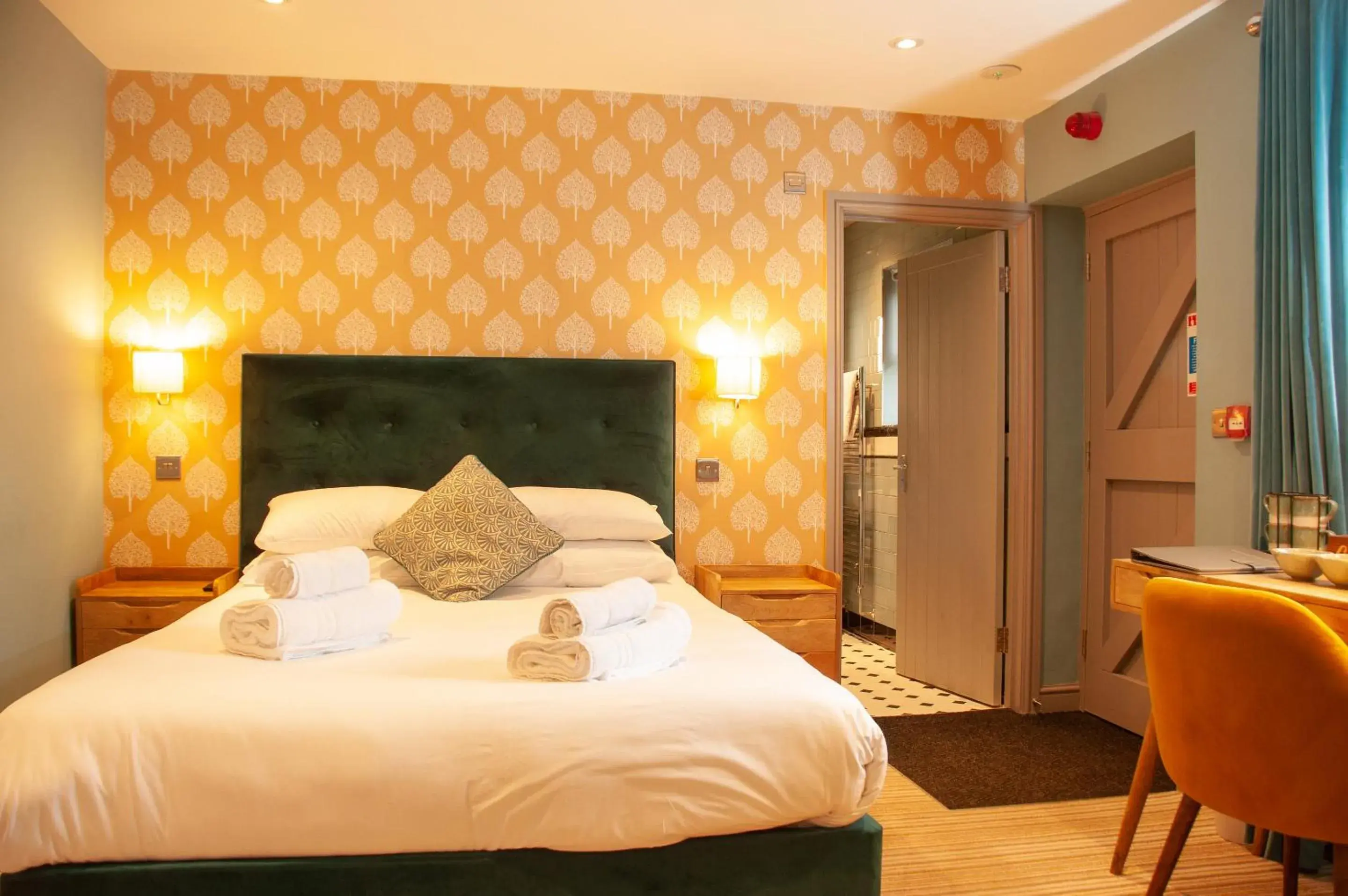 Double Room with Private Bathroom - single occupancy in The Cowdray Arms Double Room with Private Bathroom - single occupancy in The Cowdray Arms