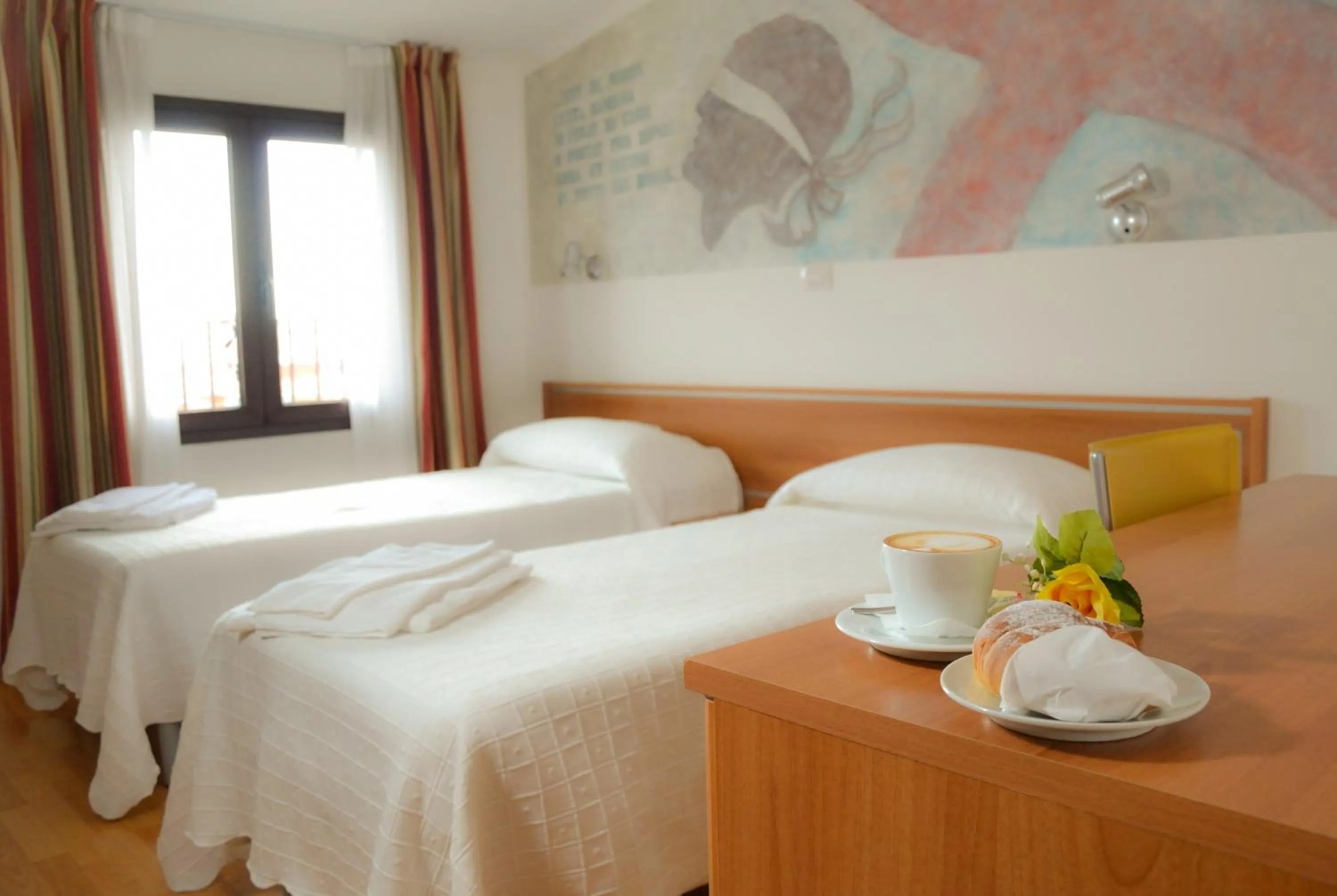 Bedroom, Bed in Sale Hotel