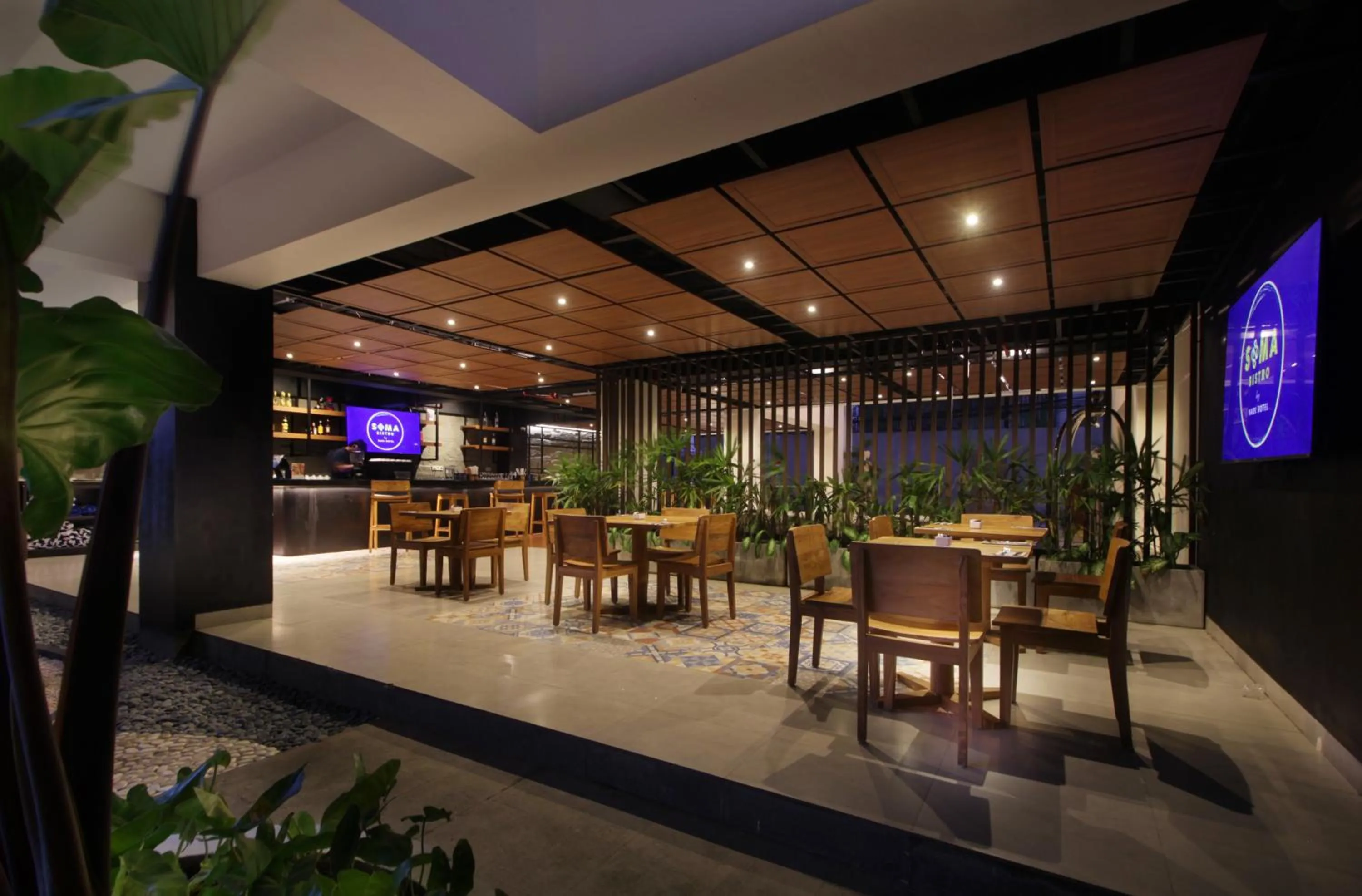 Restaurant/places to eat in Nadi Hotel Legian