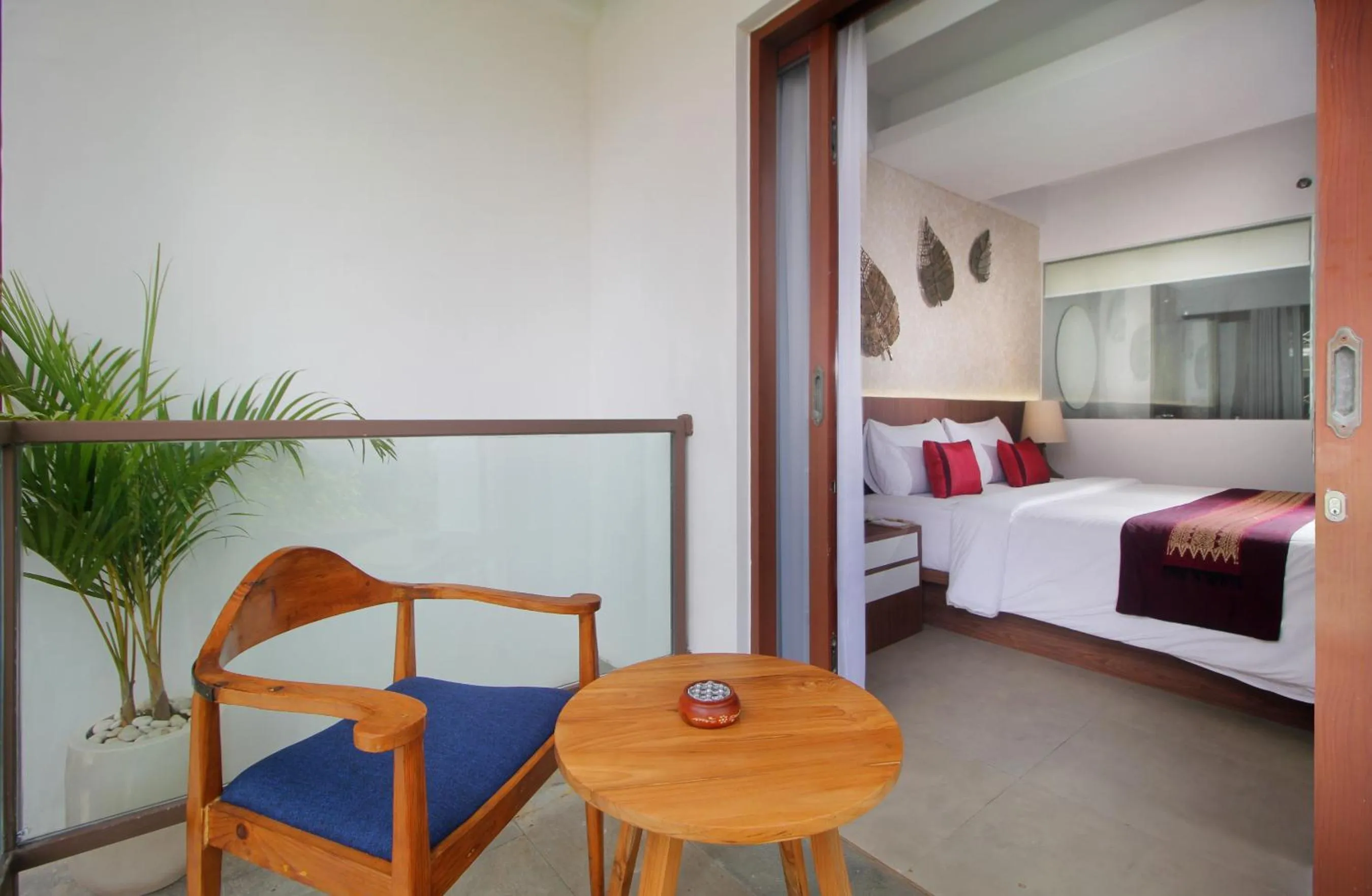 Balcony/Terrace, Bed in Nadi Hotel Legian