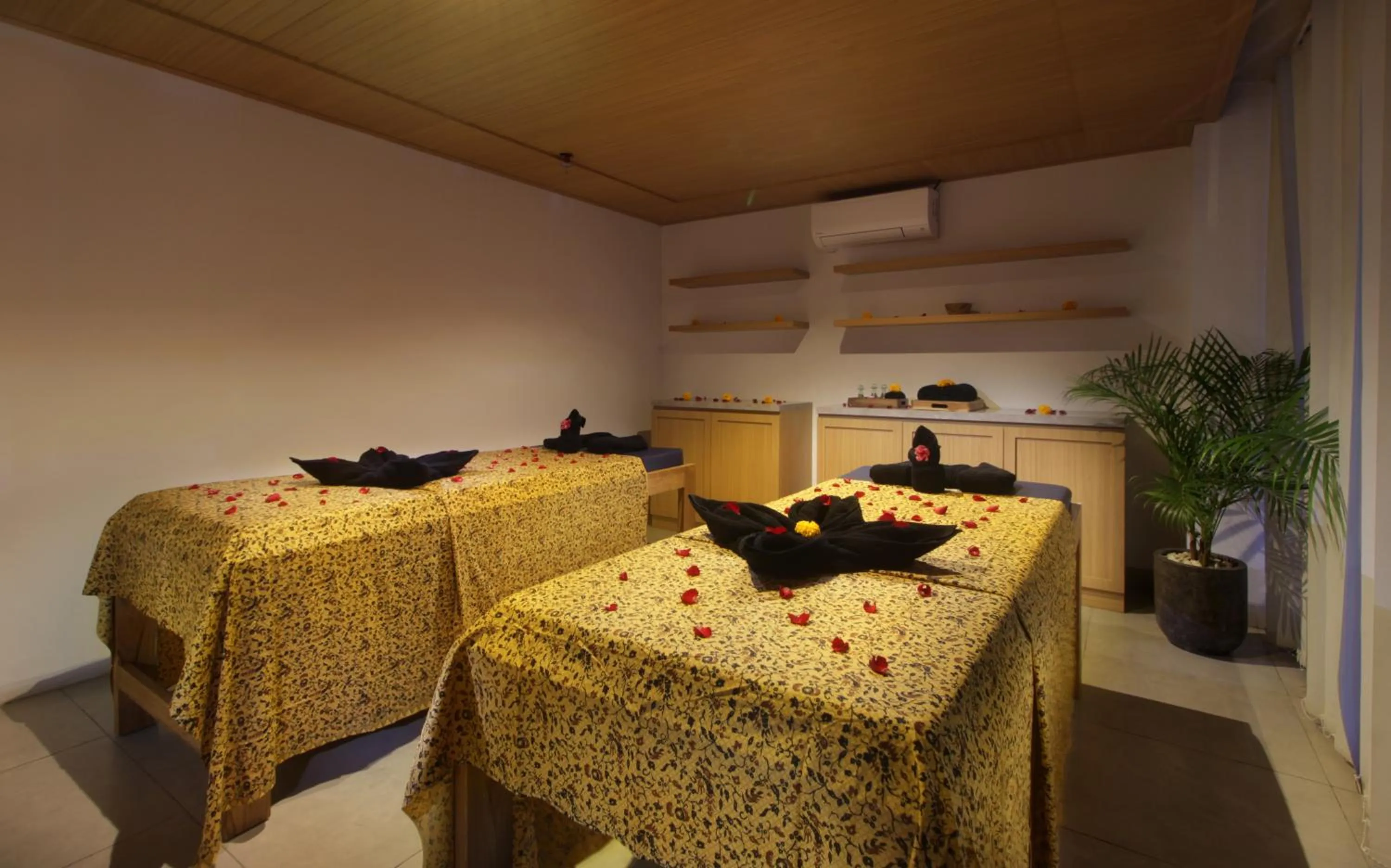 Massage in Nadi Hotel Legian