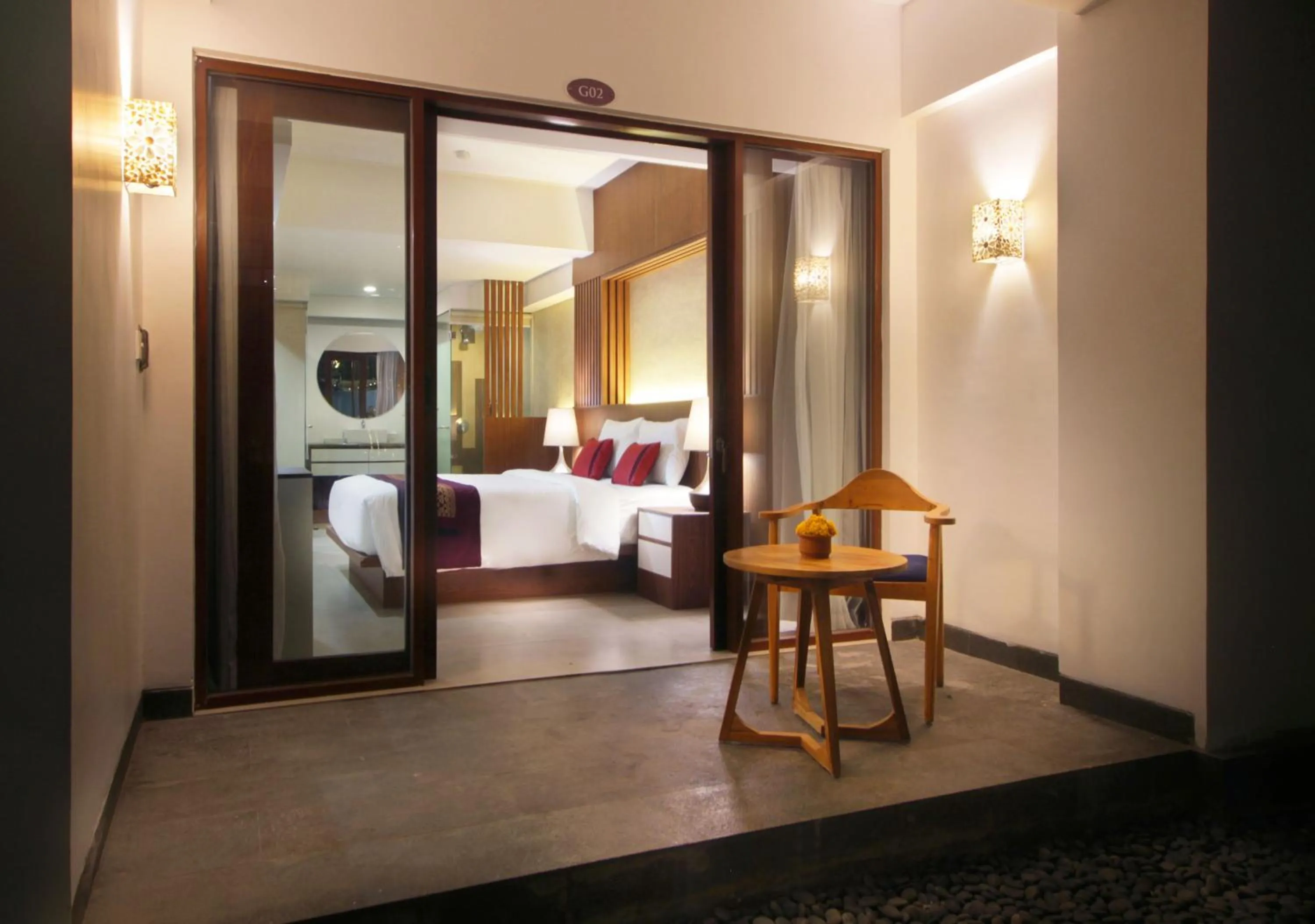 Balcony/Terrace, Bed in Nadi Hotel Legian