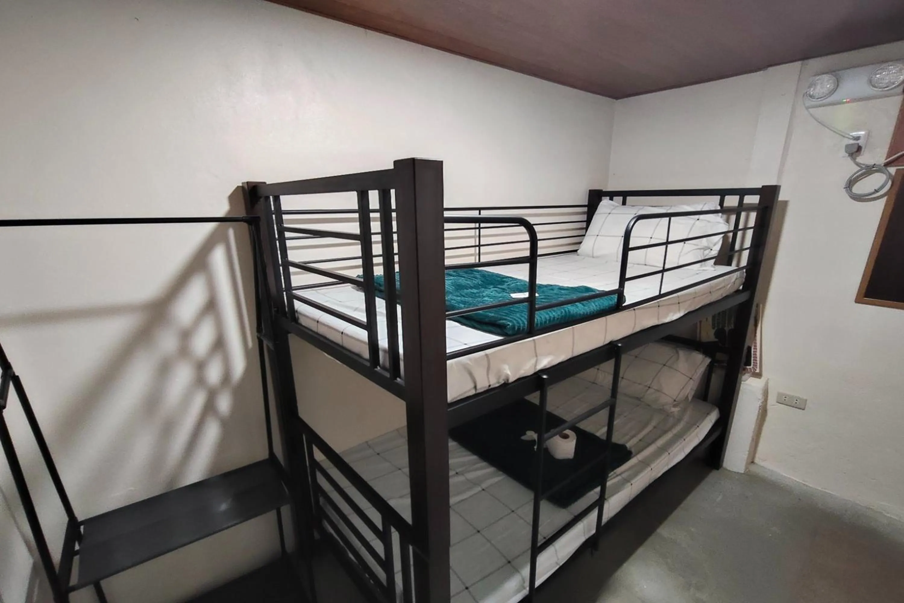 Bed in La Ud Lounge and Hostel