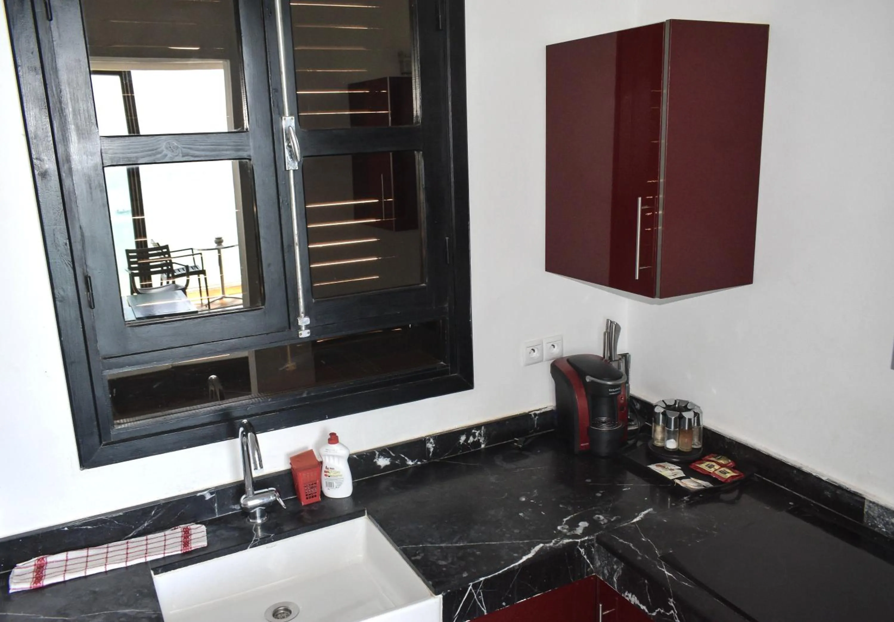 Coffee/tea facilities in Bouad Seafront Apartments & Rooms