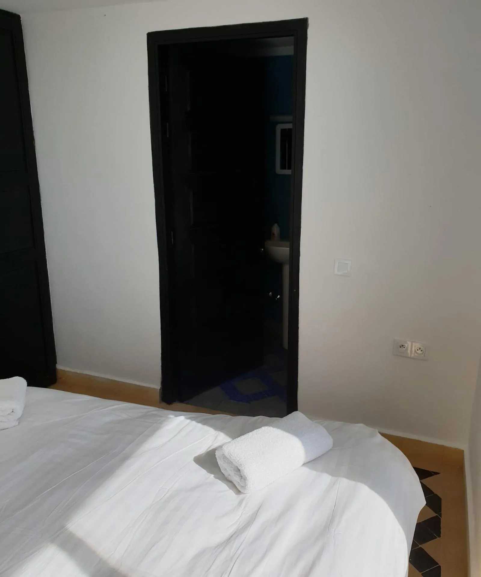 Bathroom, Bed in Bouad Seafront Apartments & Rooms