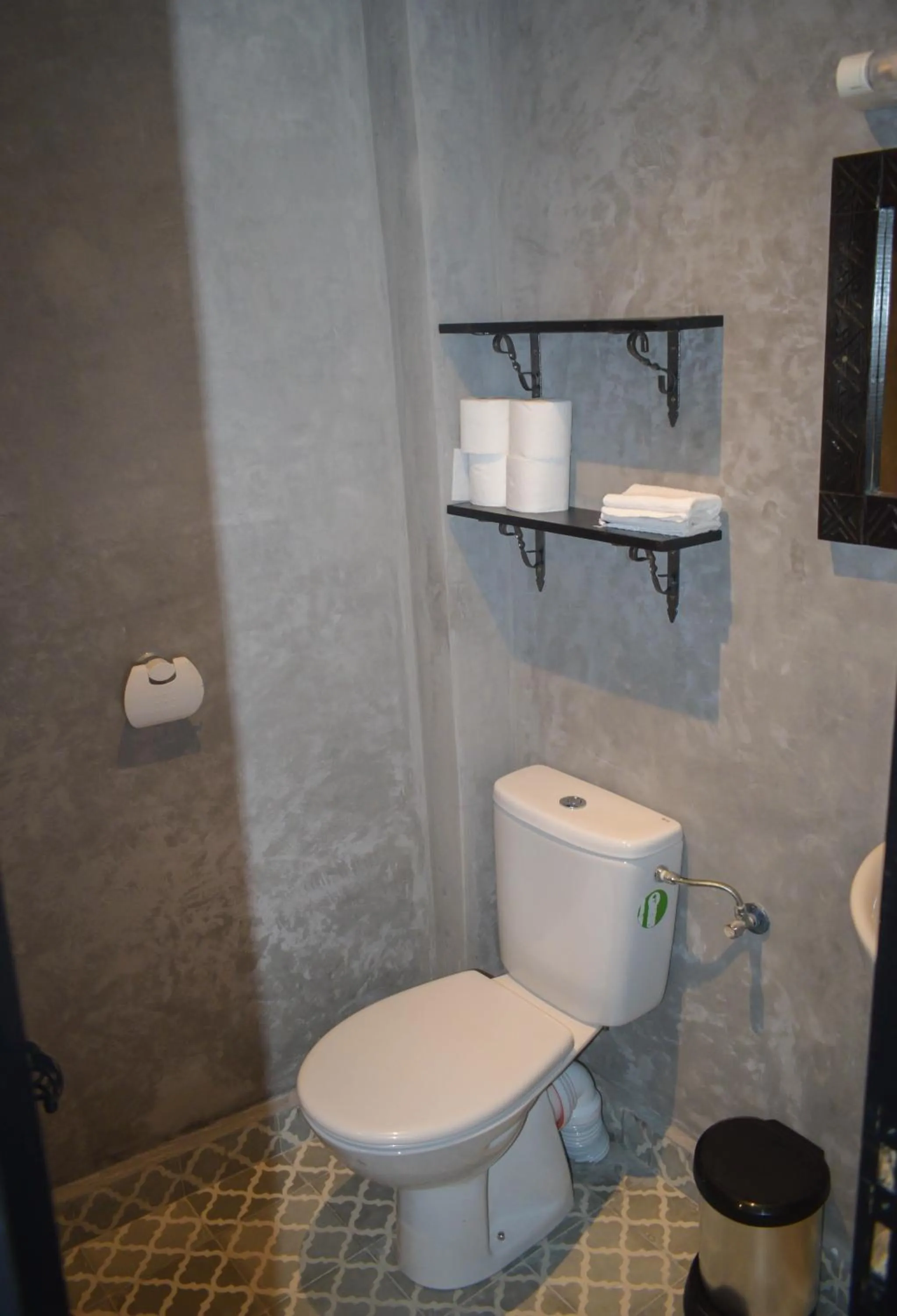 Toilet in Bouad Seafront Apartments & Rooms