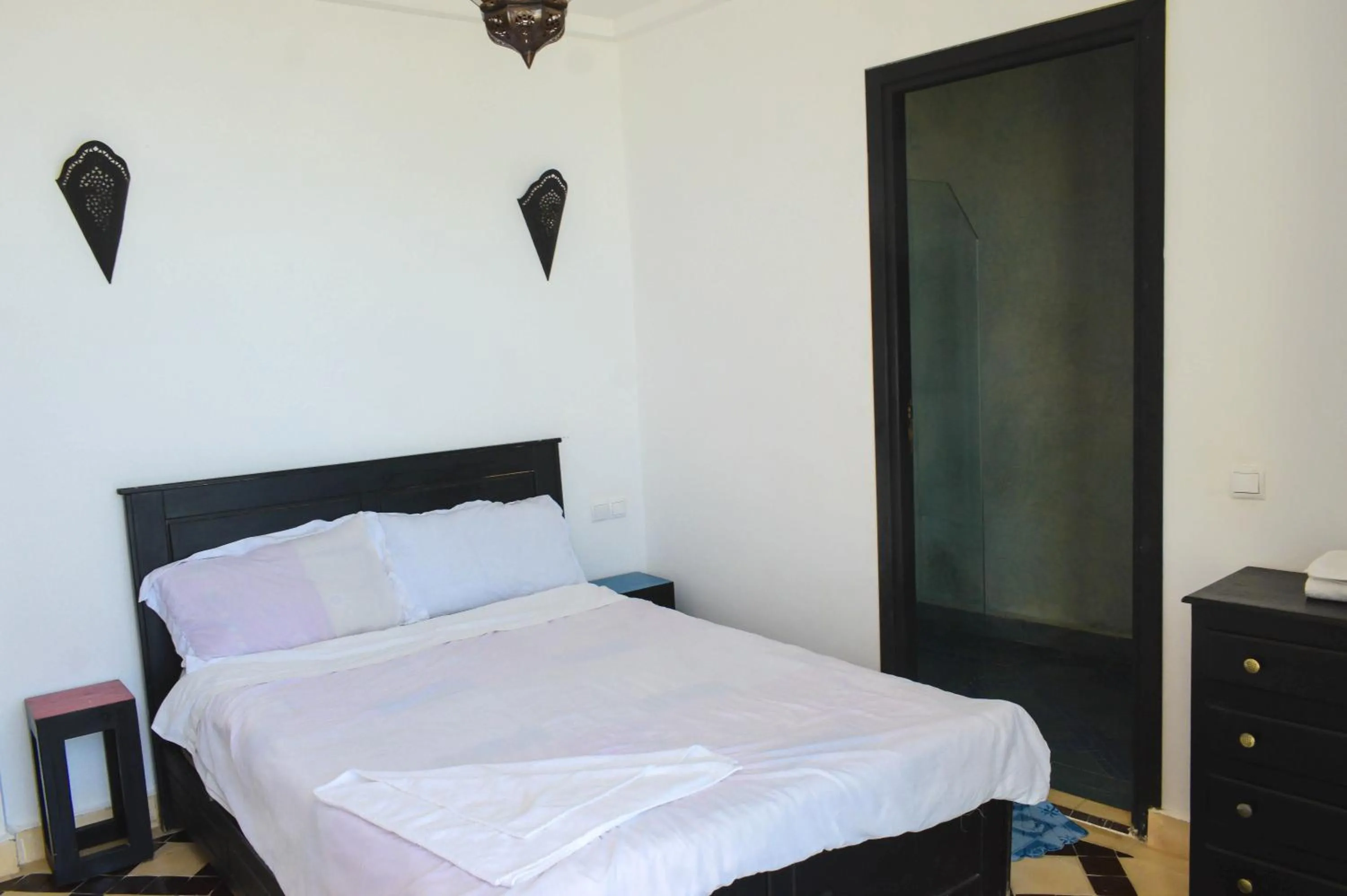 Bathroom, Bed in Bouad Seafront Apartments & Rooms
