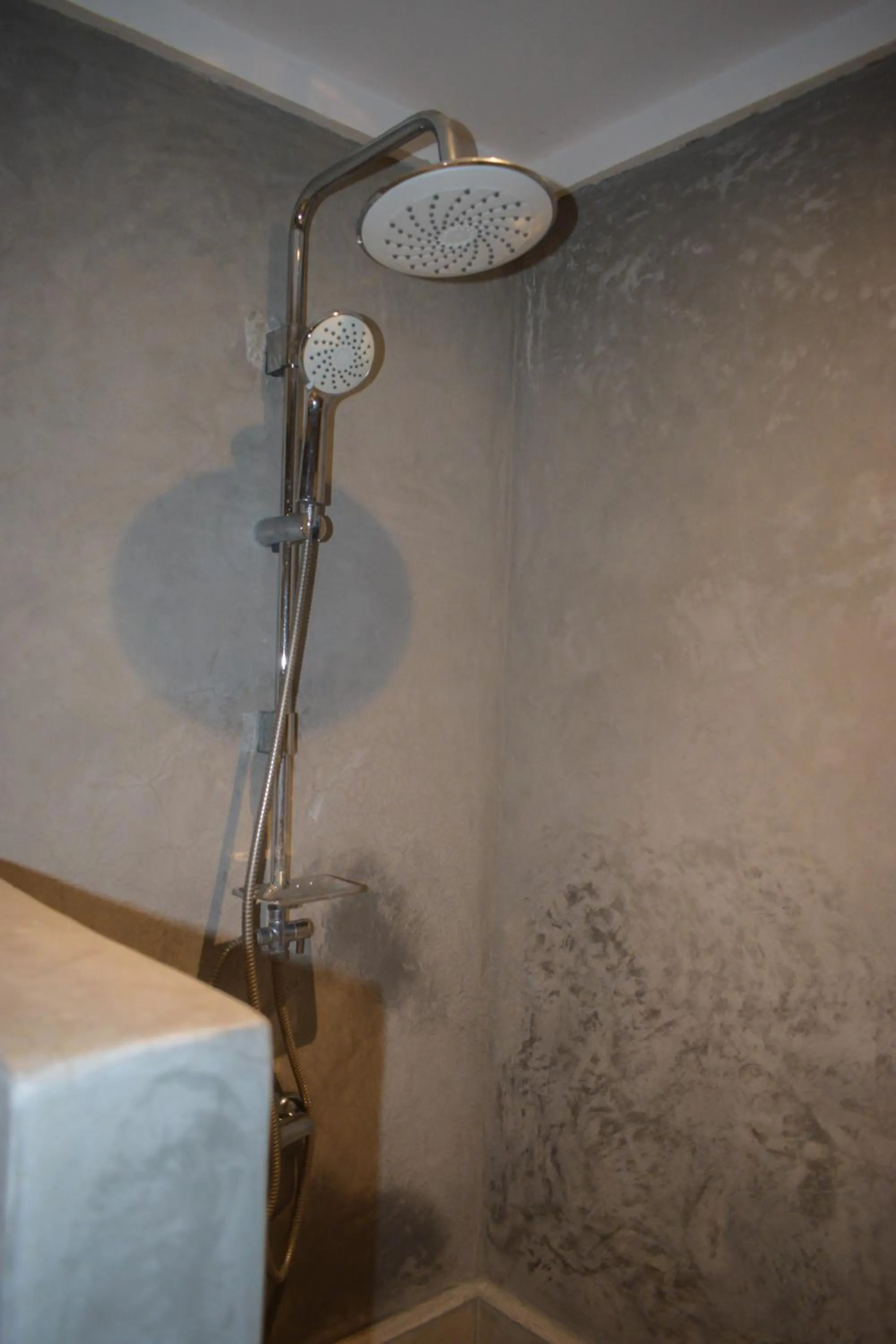Shower in Bouad Seafront Apartments & Rooms