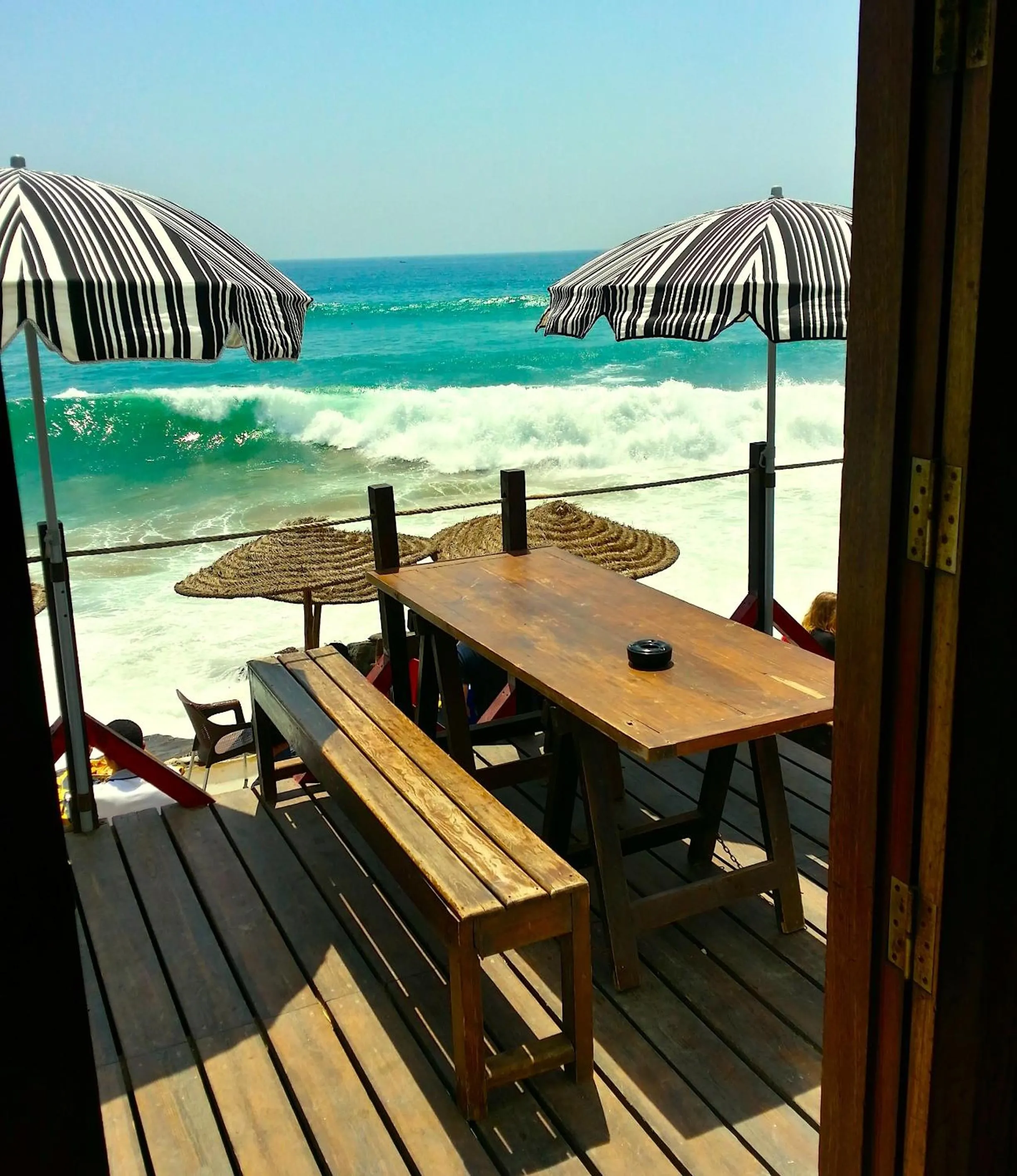 Restaurant/places to eat in Bouad Seafront Apartments & Rooms