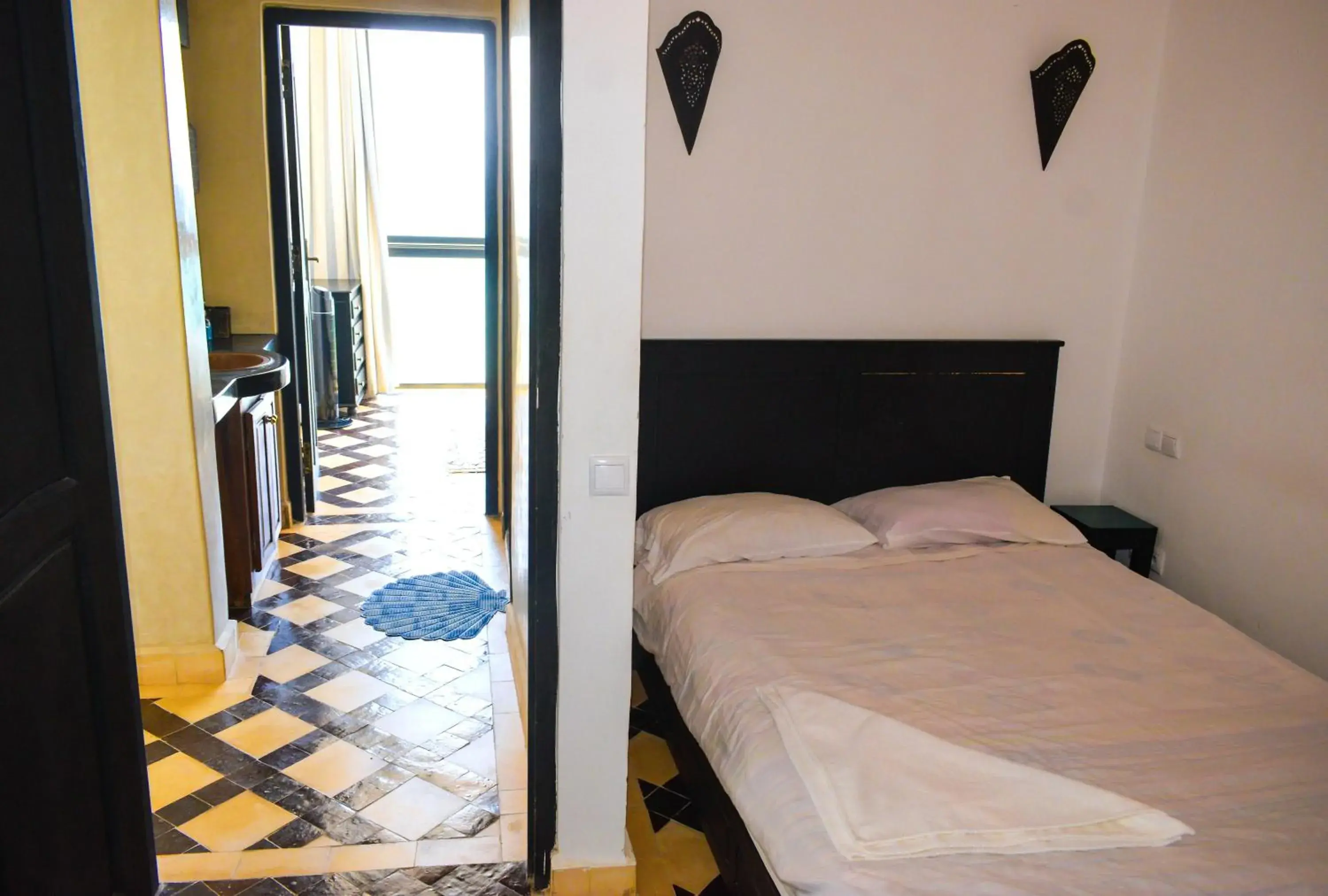 Bouad Seafront Apartments & Rooms Bouad Seafront Apartments & Rooms