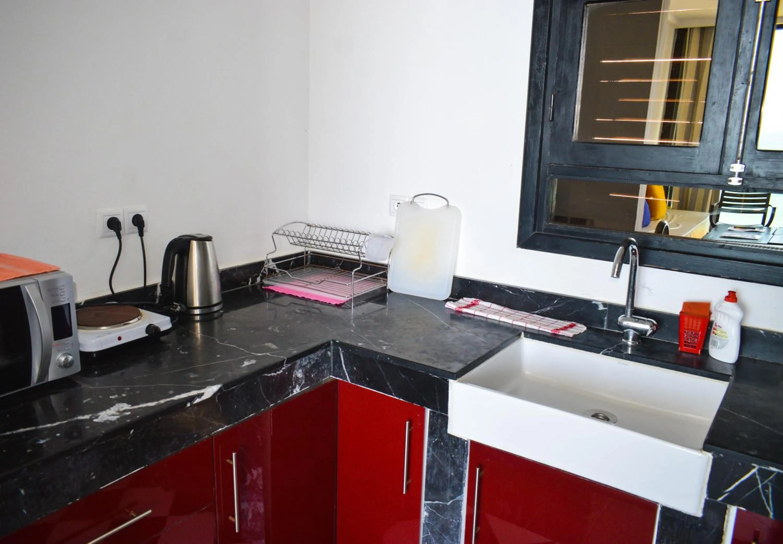 Coffee/tea facilities in Bouad Seafront Apartments & Rooms