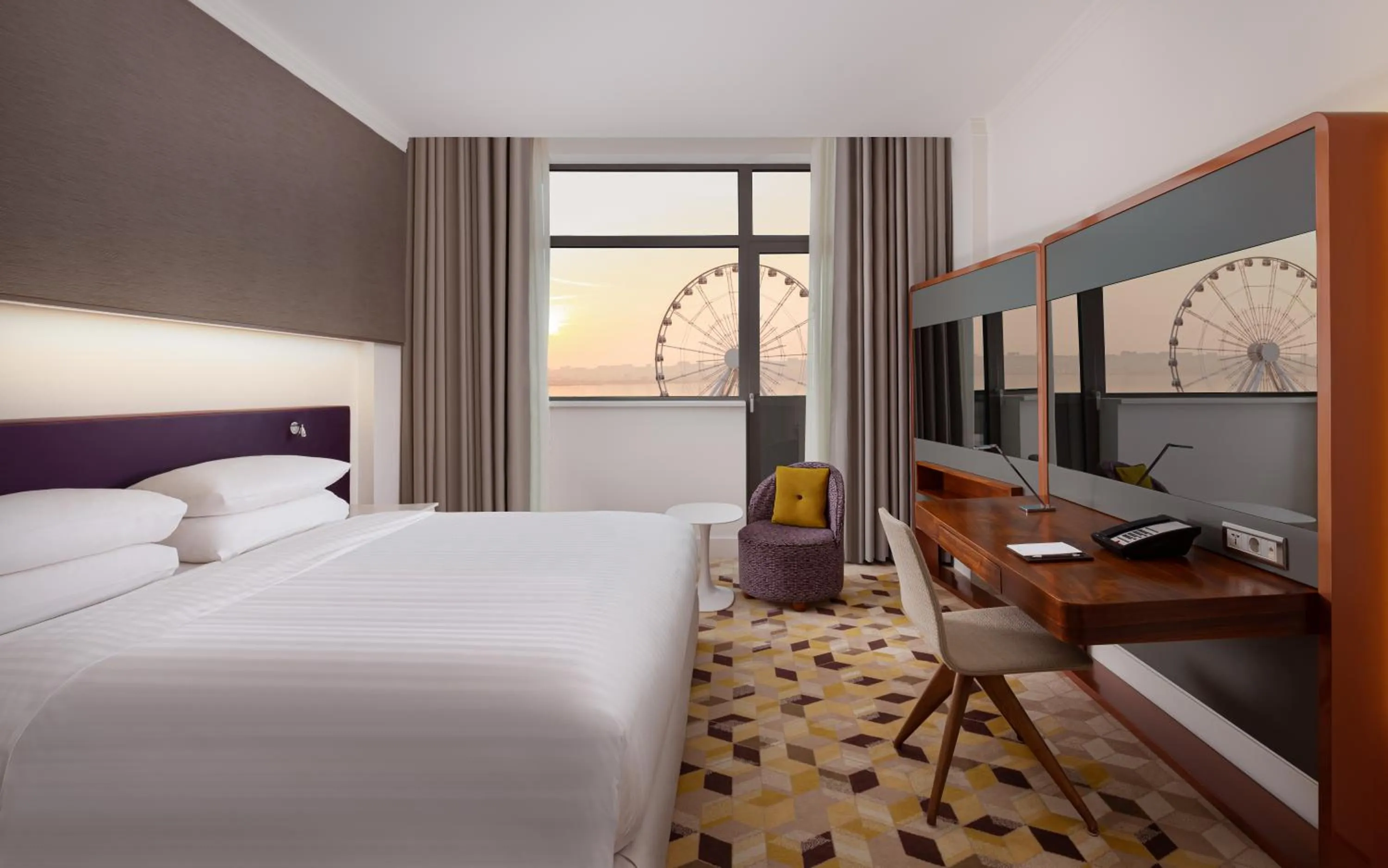 Bed in Sheraton Baku Intourist