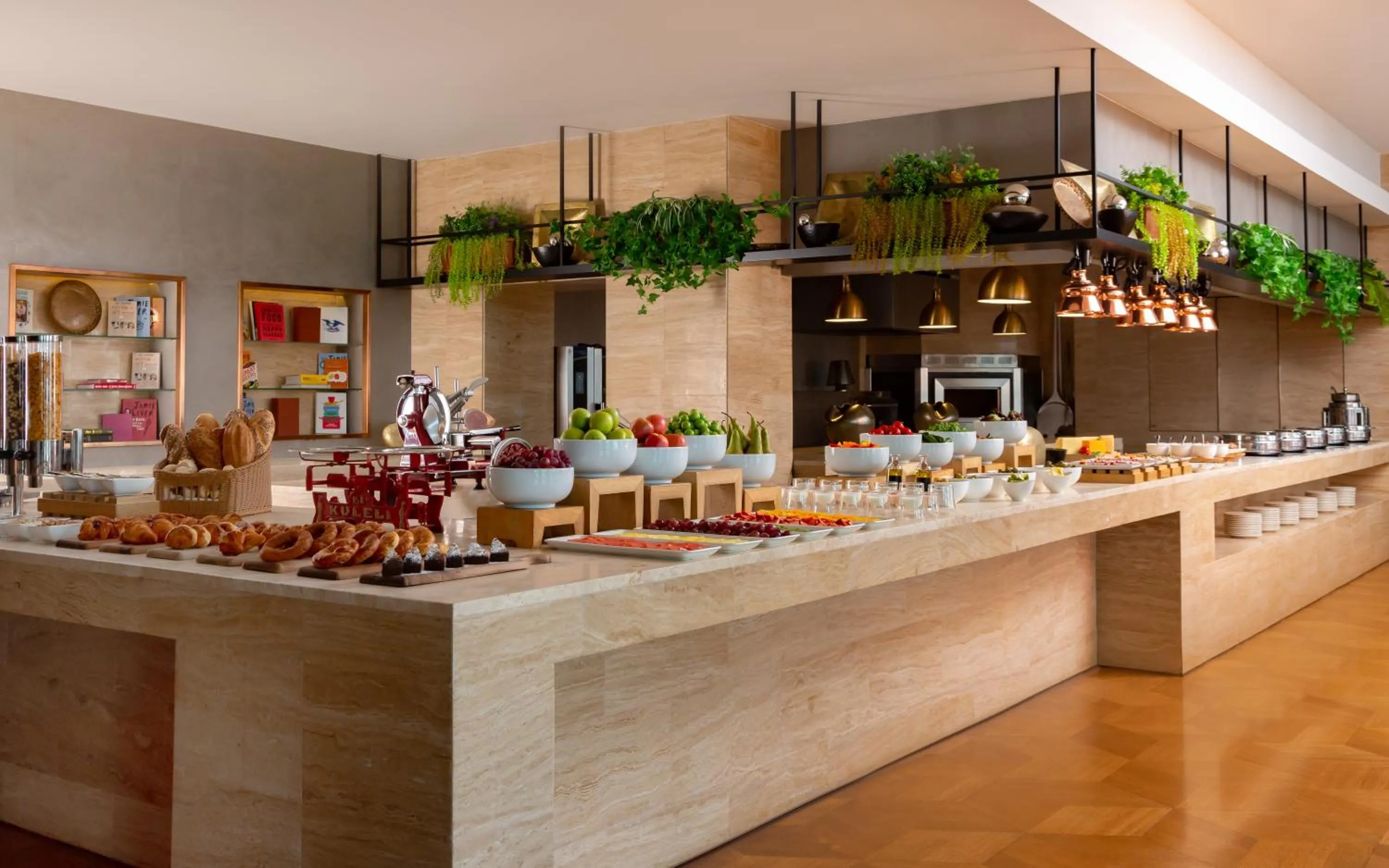 Restaurant/places to eat in Sheraton Baku Intourist